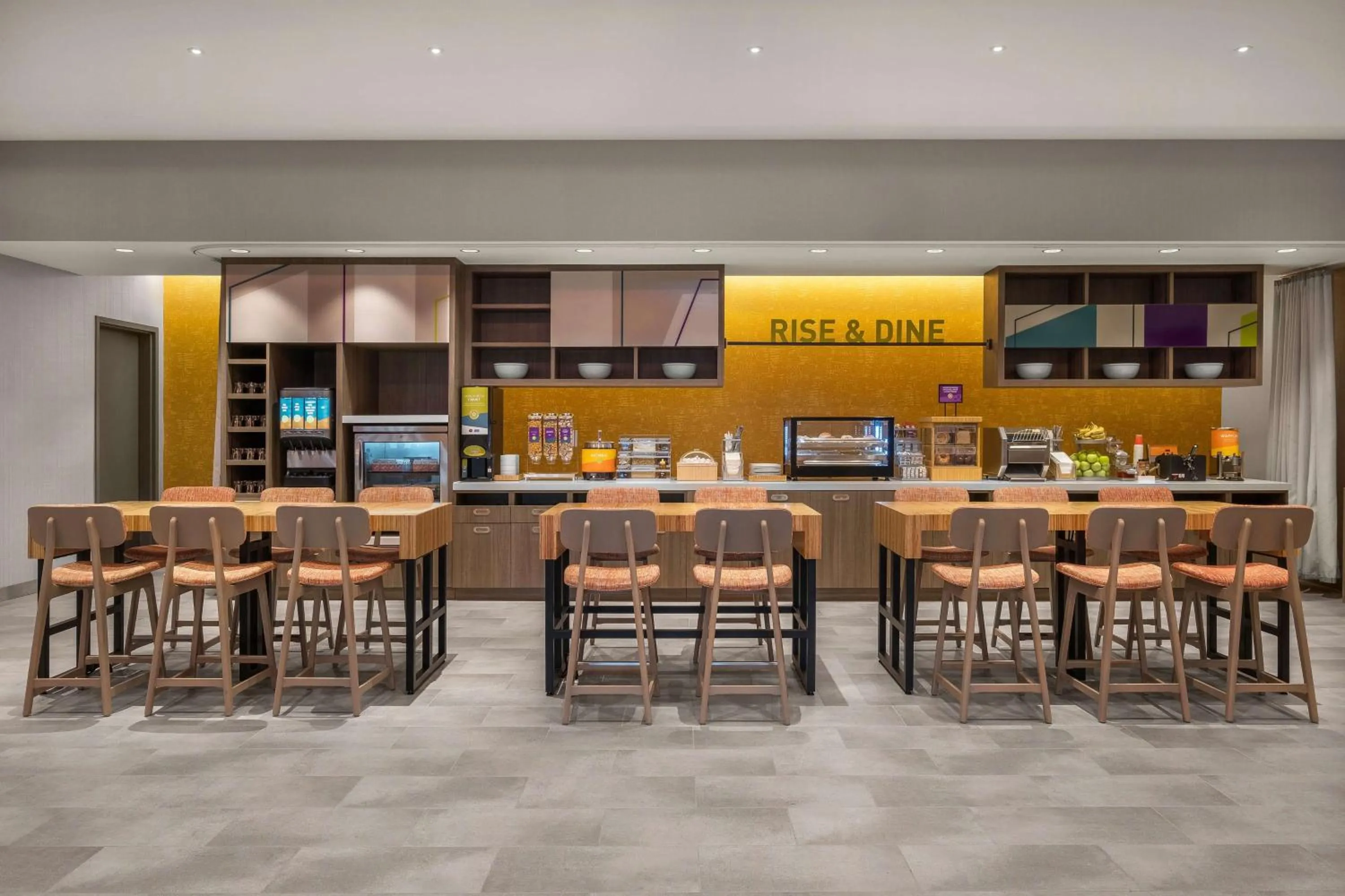 Breakfast in Home2 Suites By Hilton Eureka