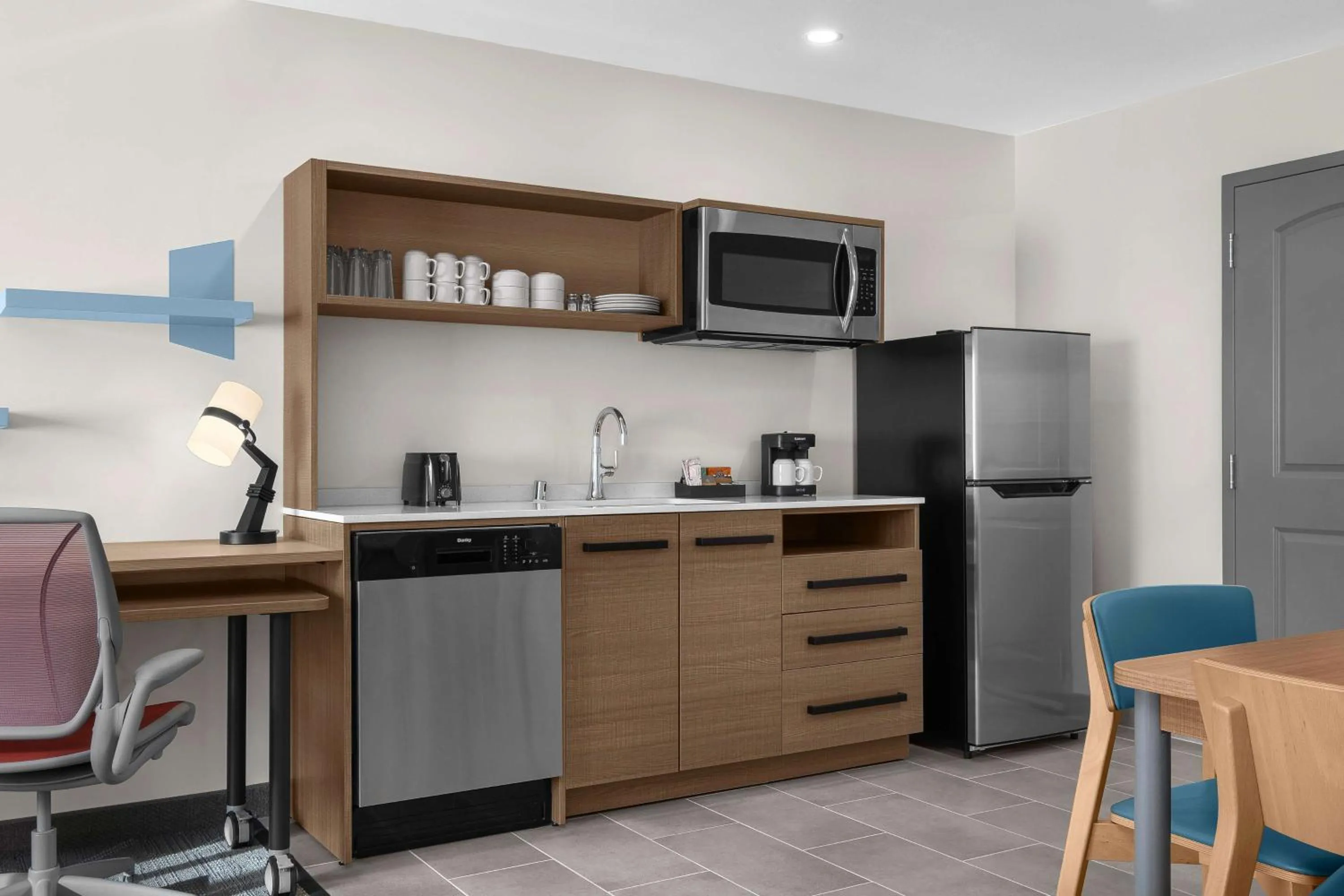 Kitchen or kitchenette in Home2 Suites By Hilton Eureka
