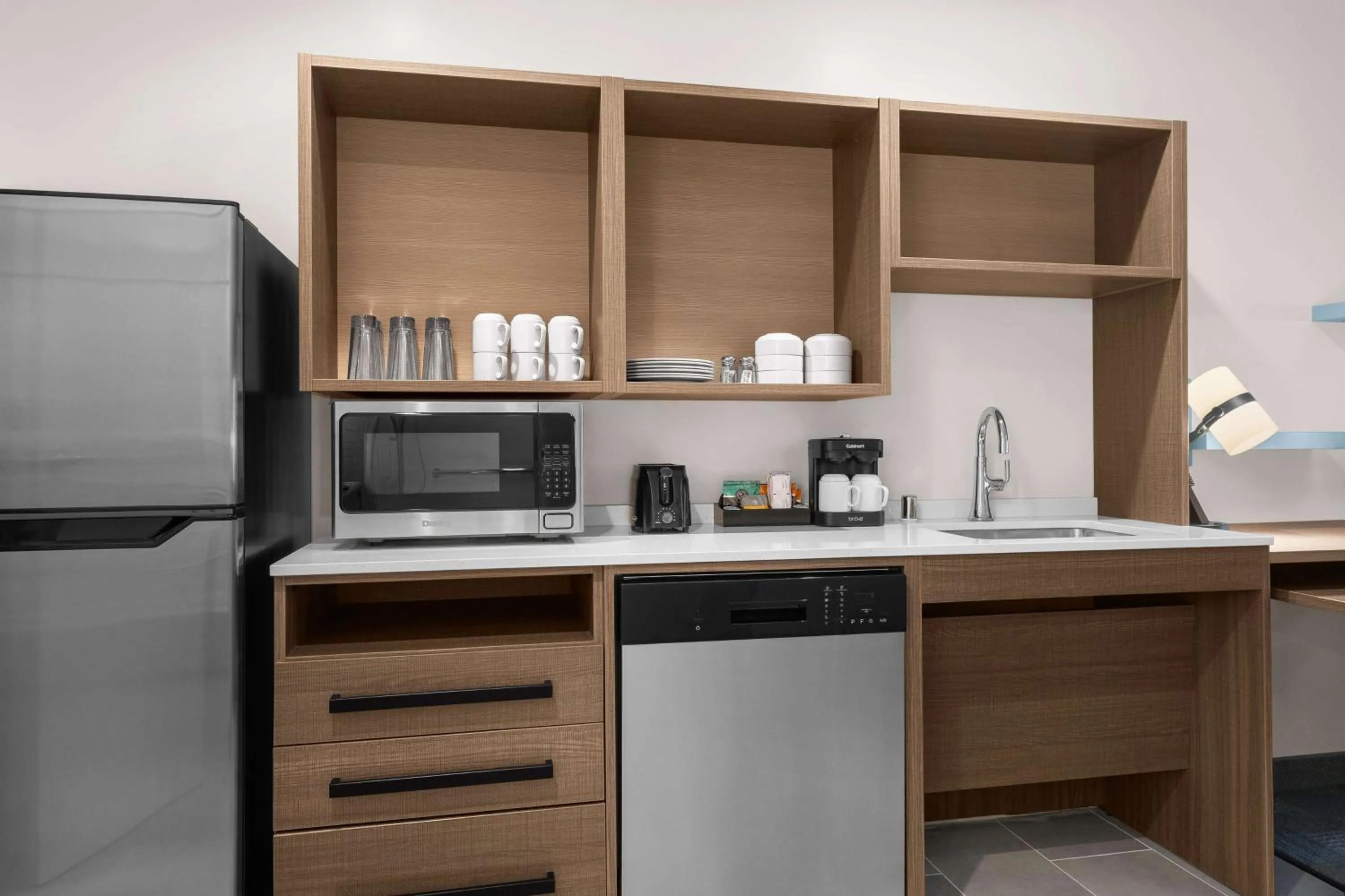 Kitchen or kitchenette in Home2 Suites By Hilton Eureka