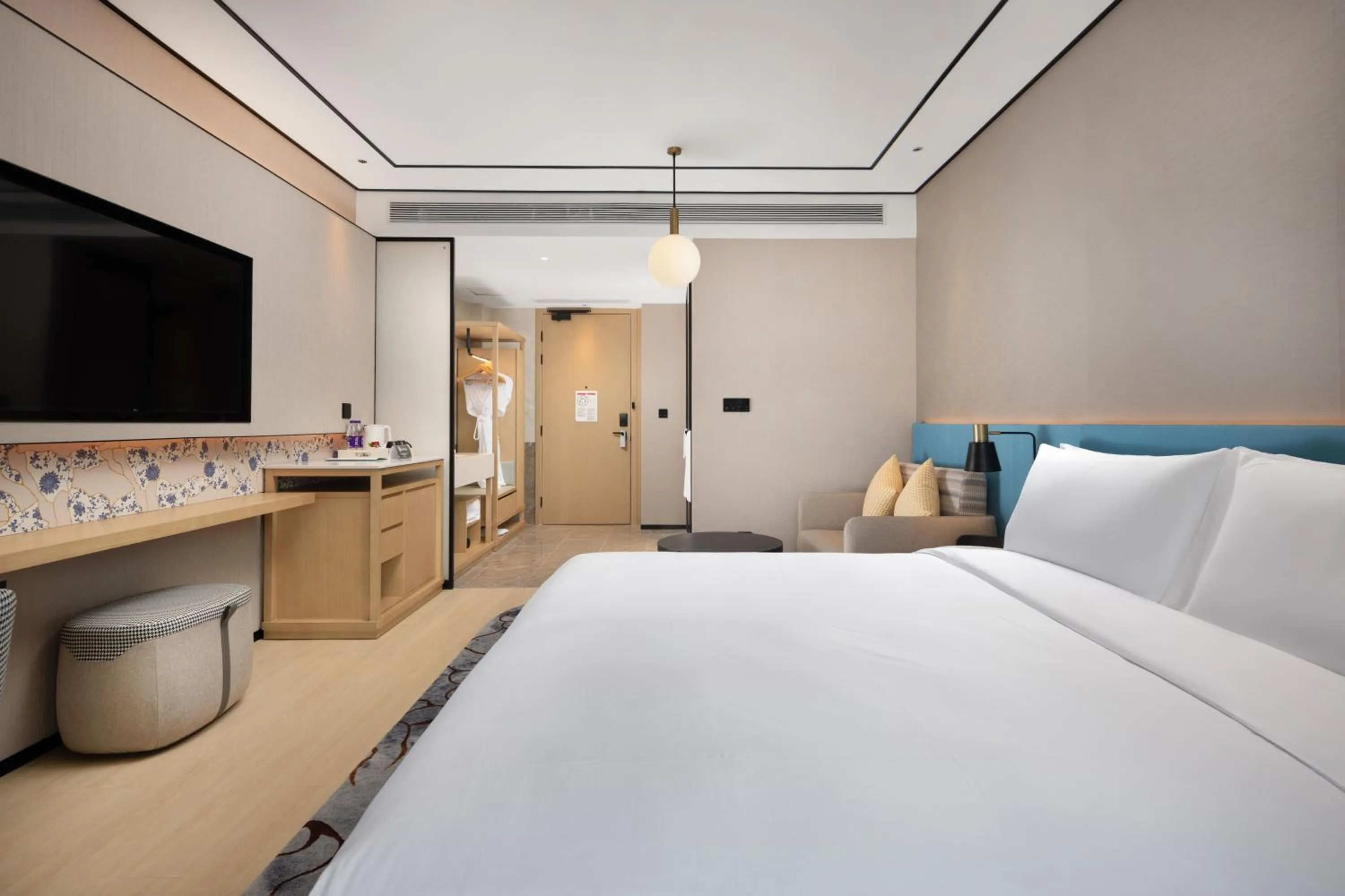 Bed in Hilton Garden Inn Jingdezhen Taoyuan Valley