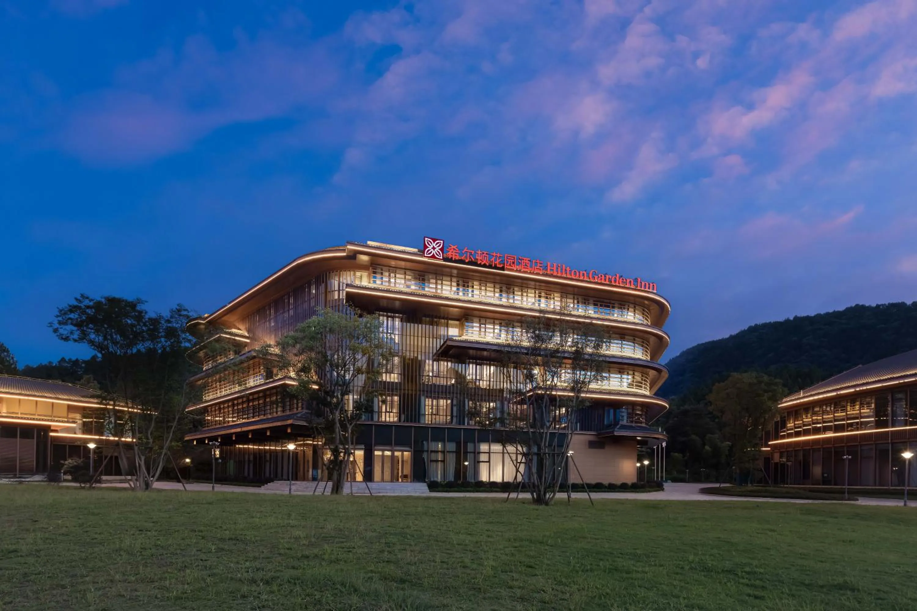 Property building in Hilton Garden Inn Jingdezhen Taoyuan Valley