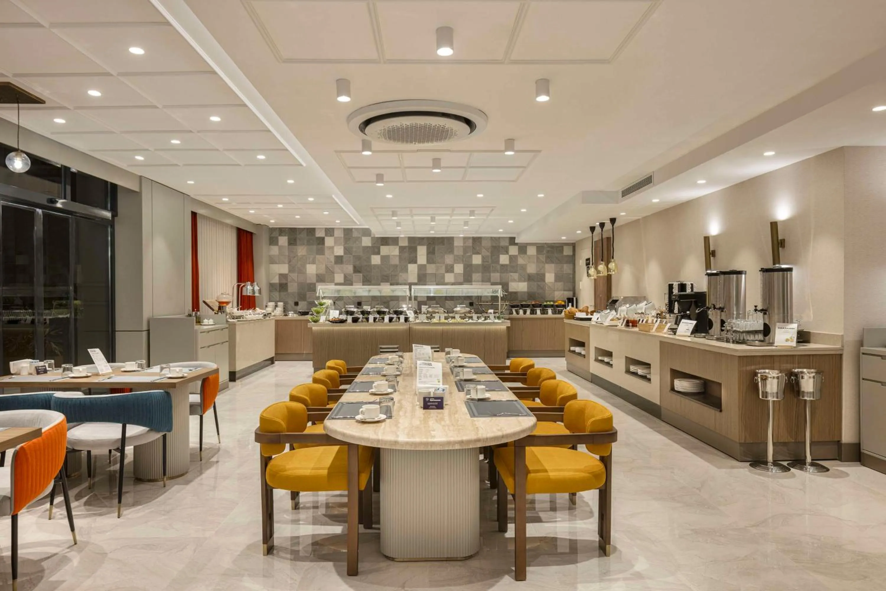 Restaurant/places to eat in Doubletree By Hilton Suites Trabzon Yomra