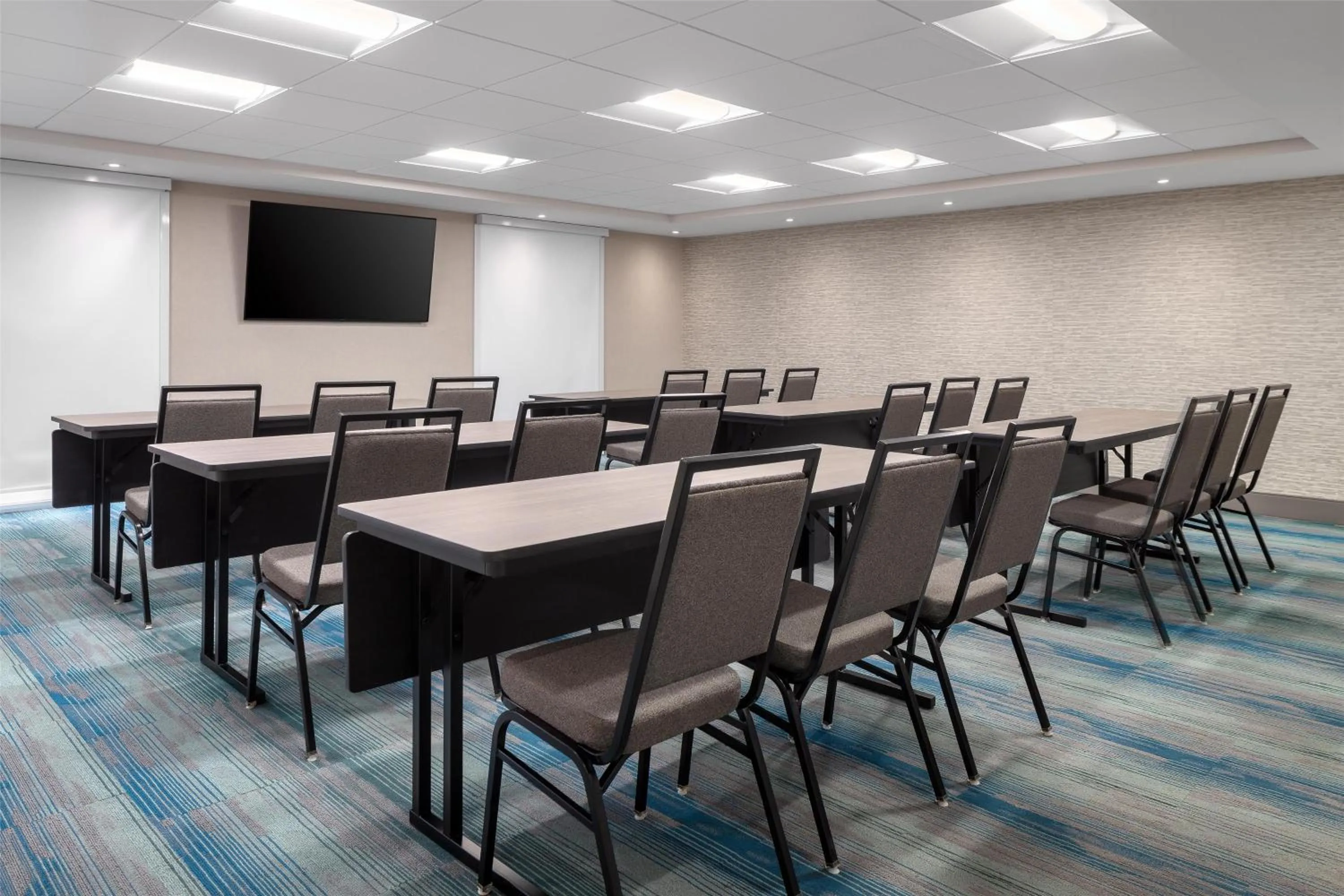 Meeting/conference room in Home2 Suites By Hilton Kitchener