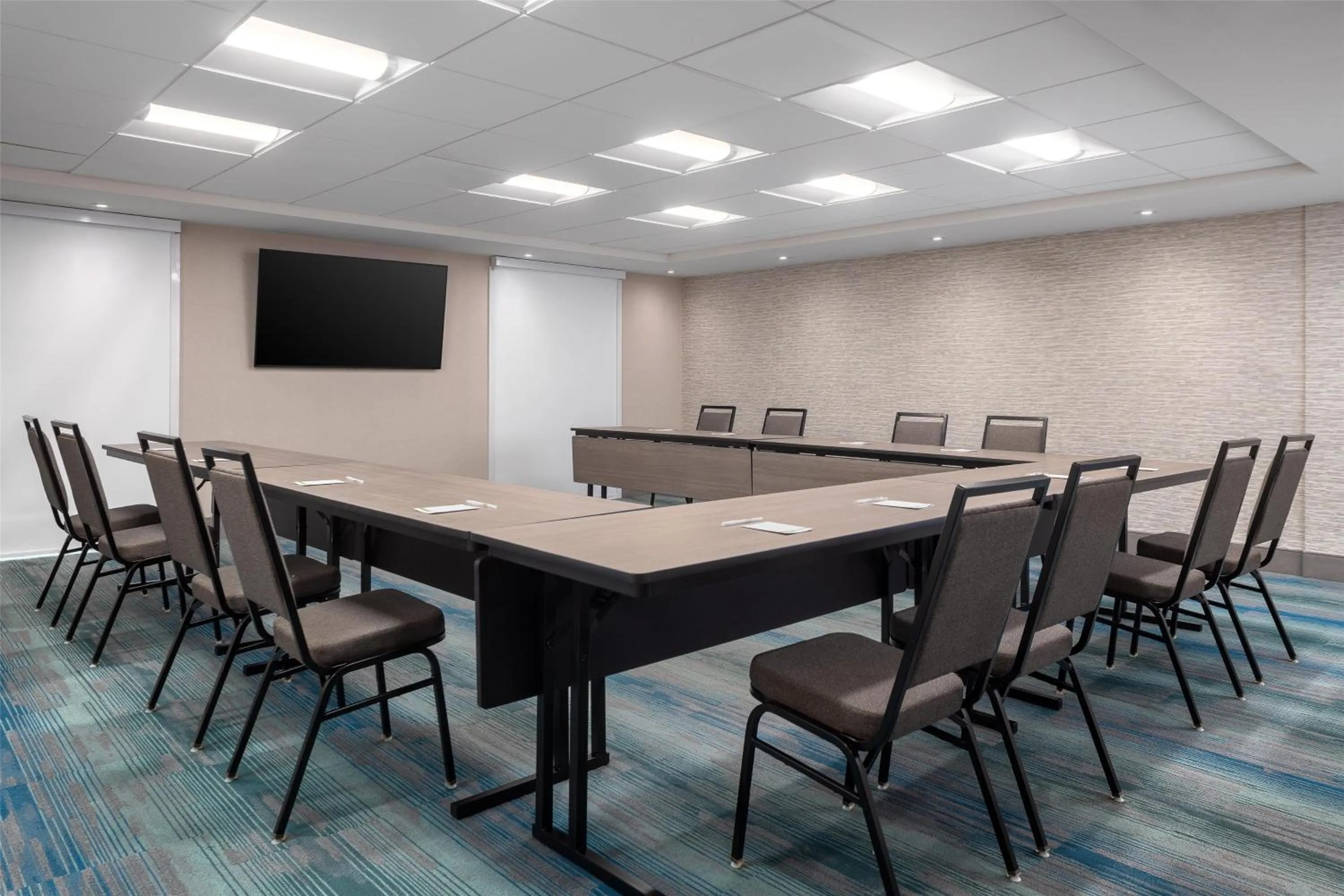 Meeting/conference room in Home2 Suites By Hilton Kitchener