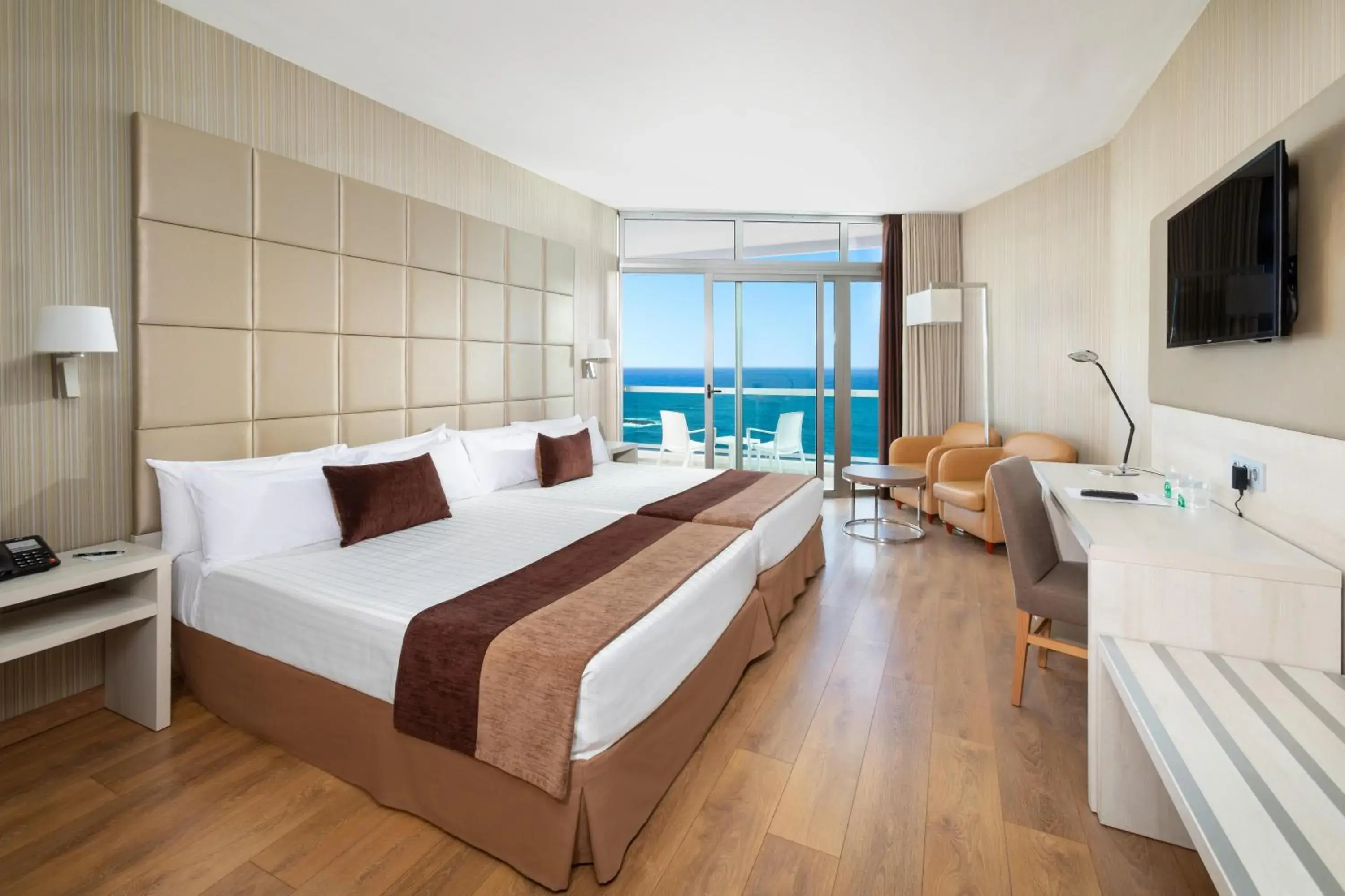 Standard Double Room (3 Adults) in Hotel Best Semiramis Standard Double Room (3 Adults) in Hotel Best Semiramis