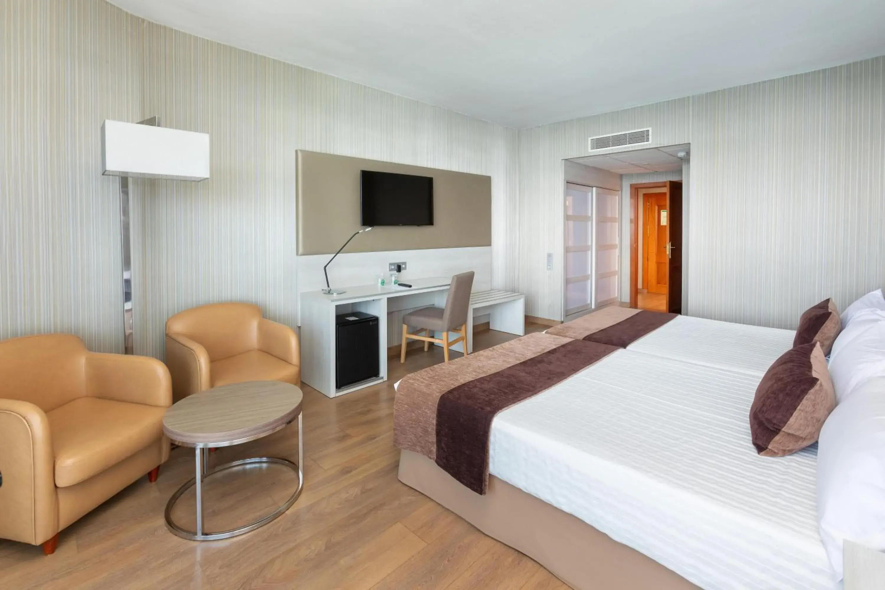 Standard Double Room (2 Adults) in Hotel Best Semiramis Standard Double Room (2 Adults) in Hotel Best Semiramis