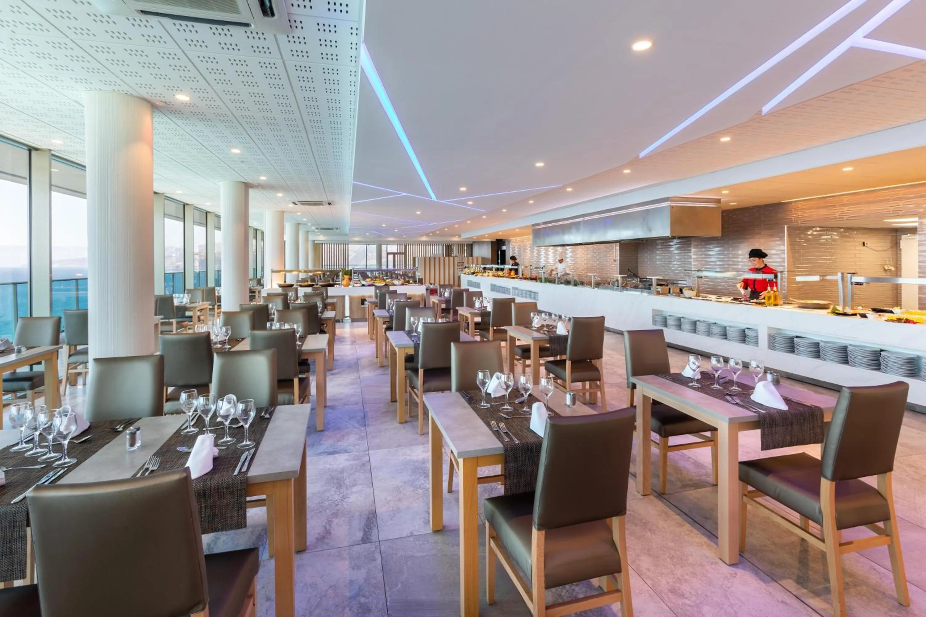 Restaurant/places to eat in Hotel Best Semiramis