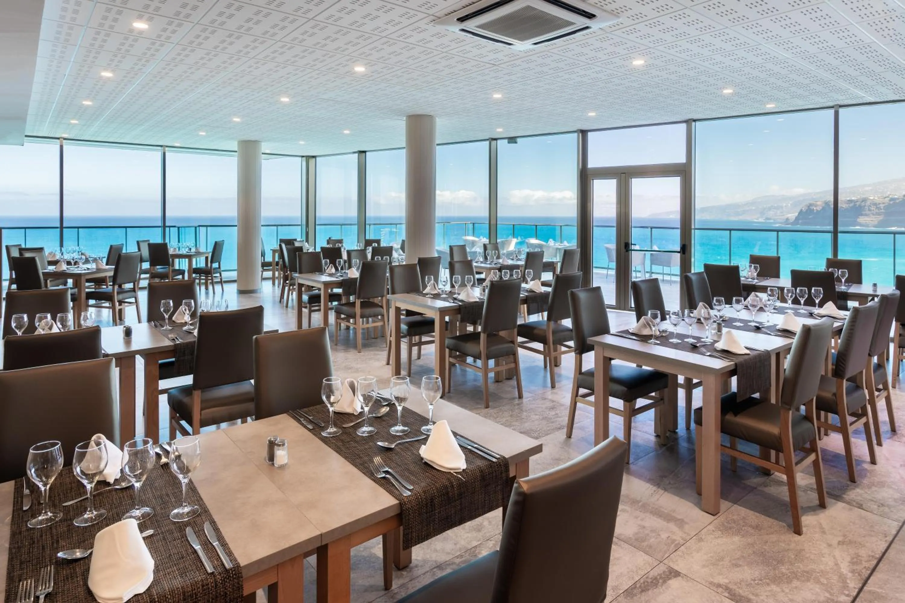 Restaurant/places to eat in Hotel Best Semiramis