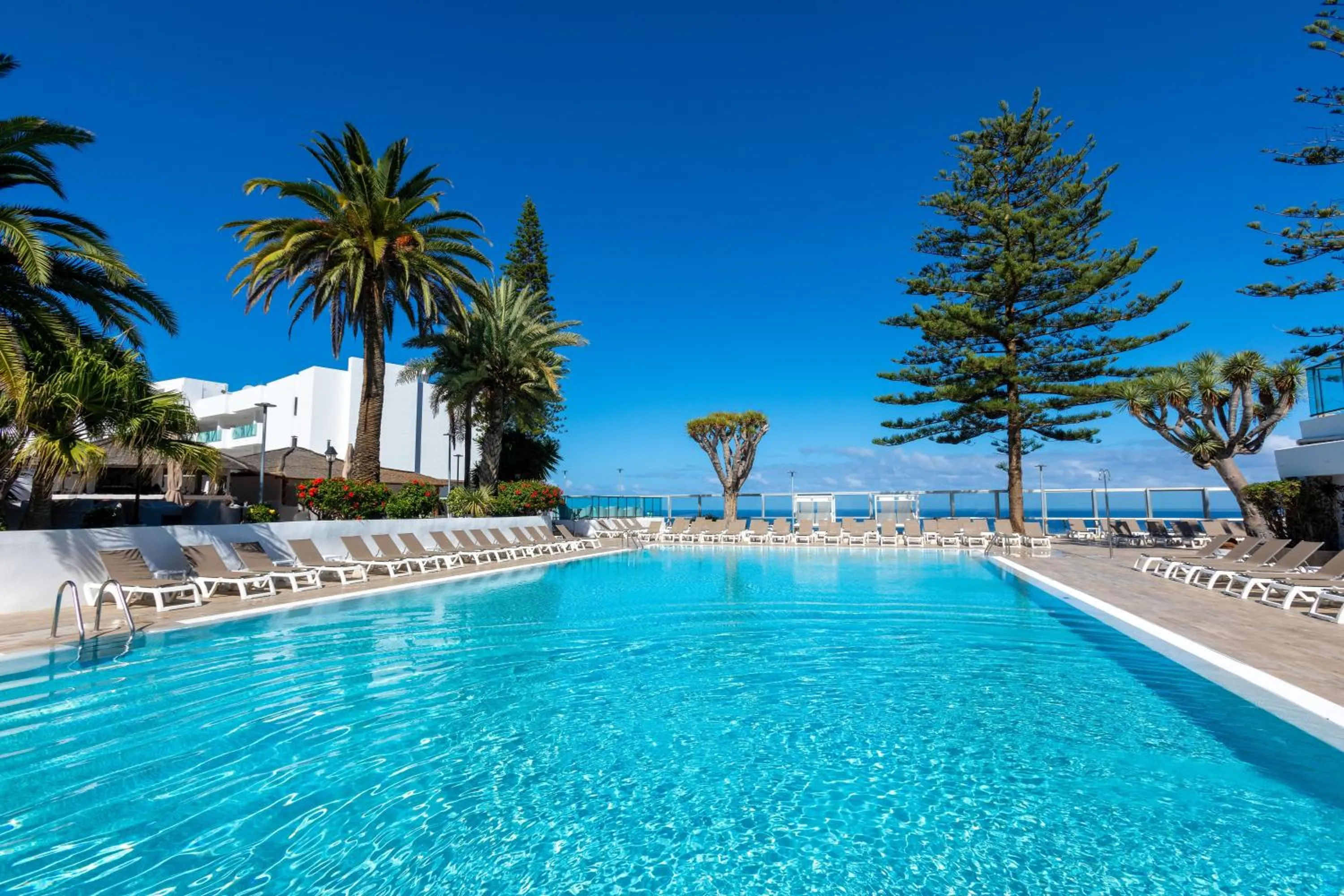 Swimming pool in Hotel Best Semiramis