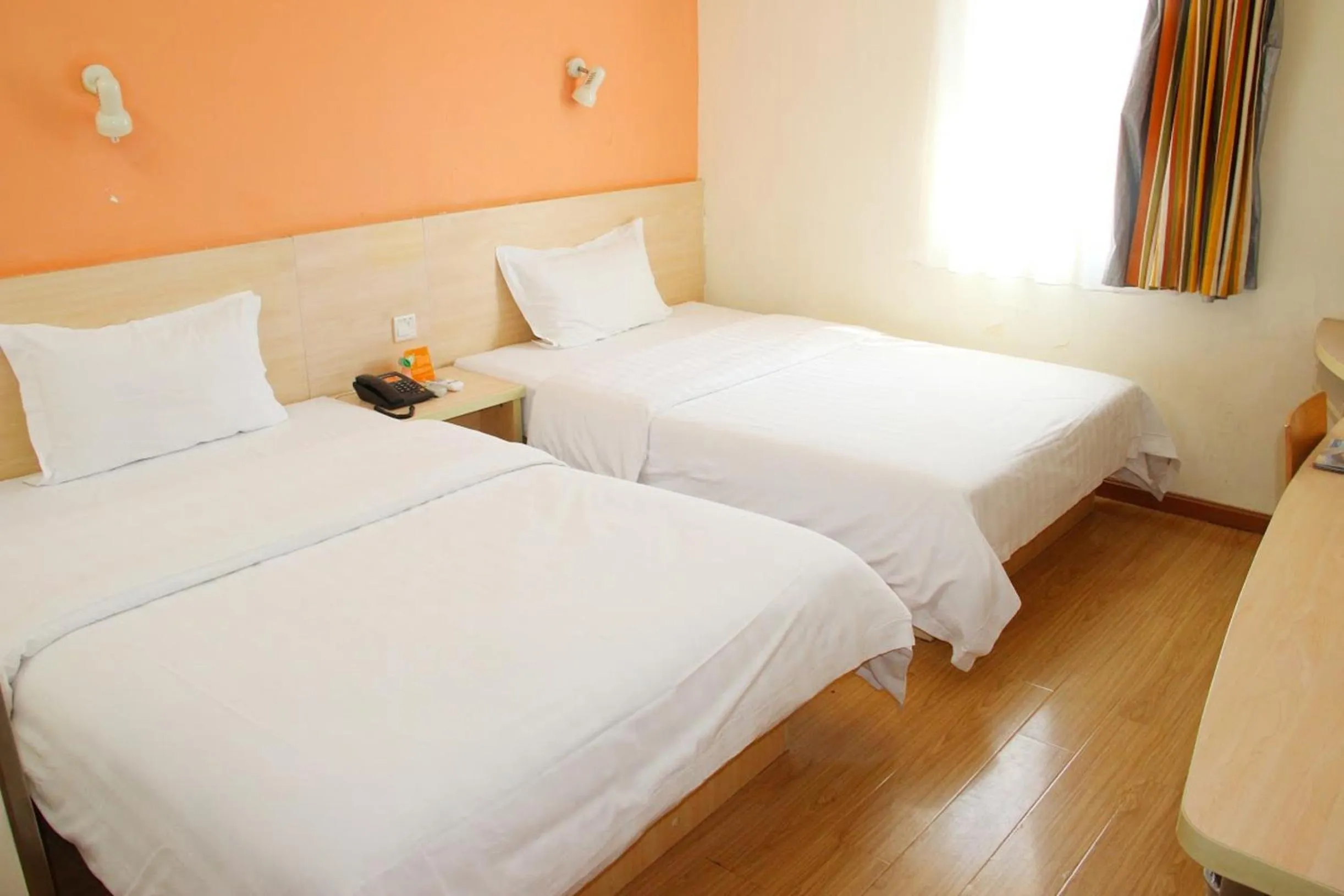 Bedroom, Bed in 7Days Inn Lanzhou Nanguan