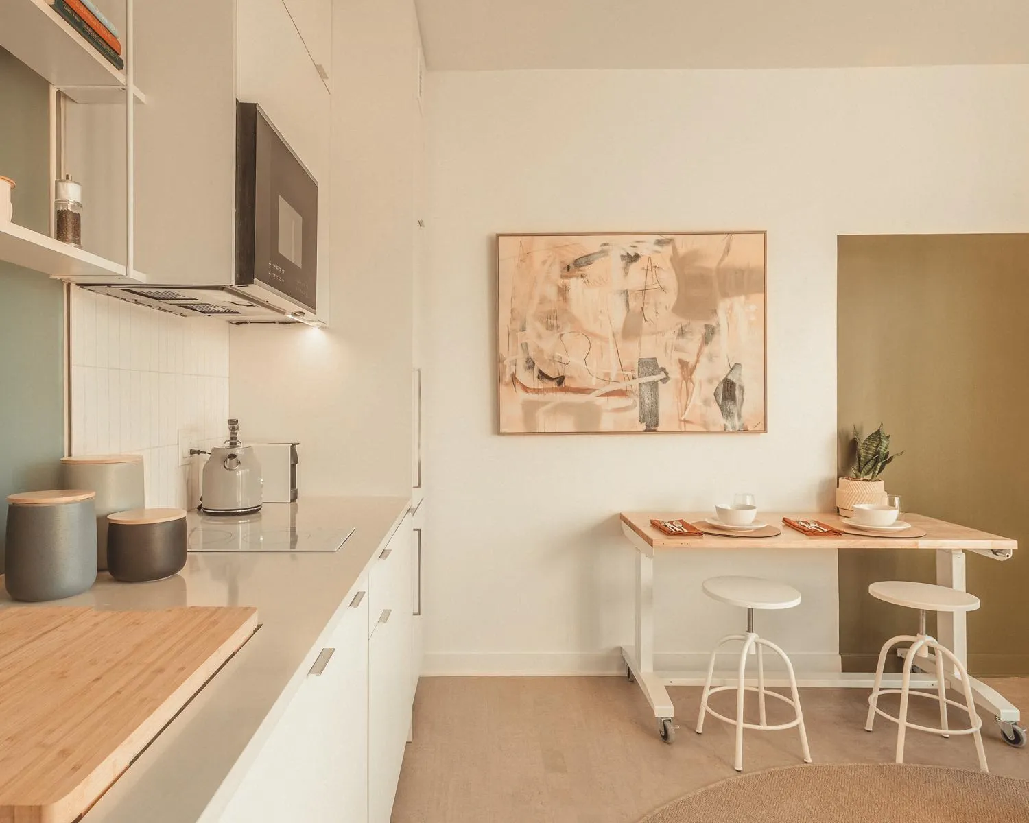 Kitchen or kitchenette in Scout Living, powered by Placemakr - Midtown