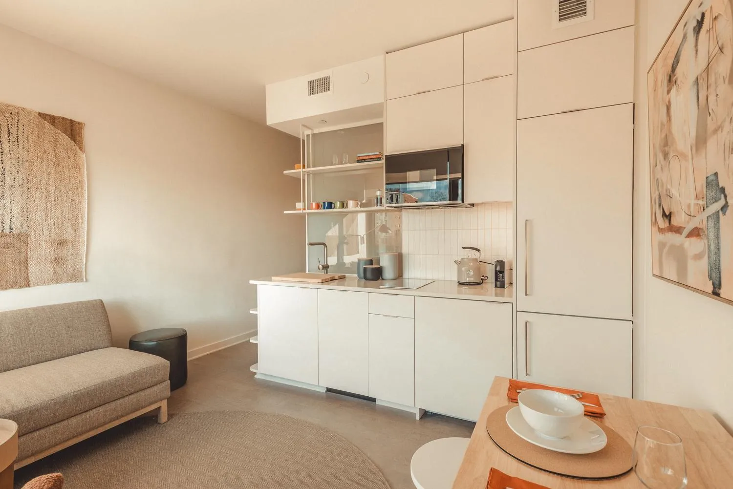 Kitchen or kitchenette in Scout Living, powered by Placemakr - Midtown
