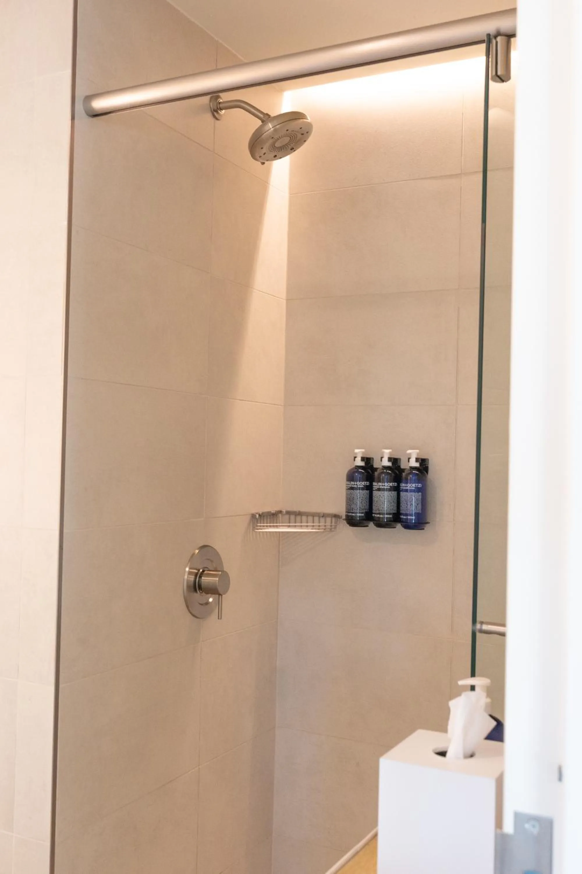 Shower in Scout Living, powered by Placemakr - Midtown
