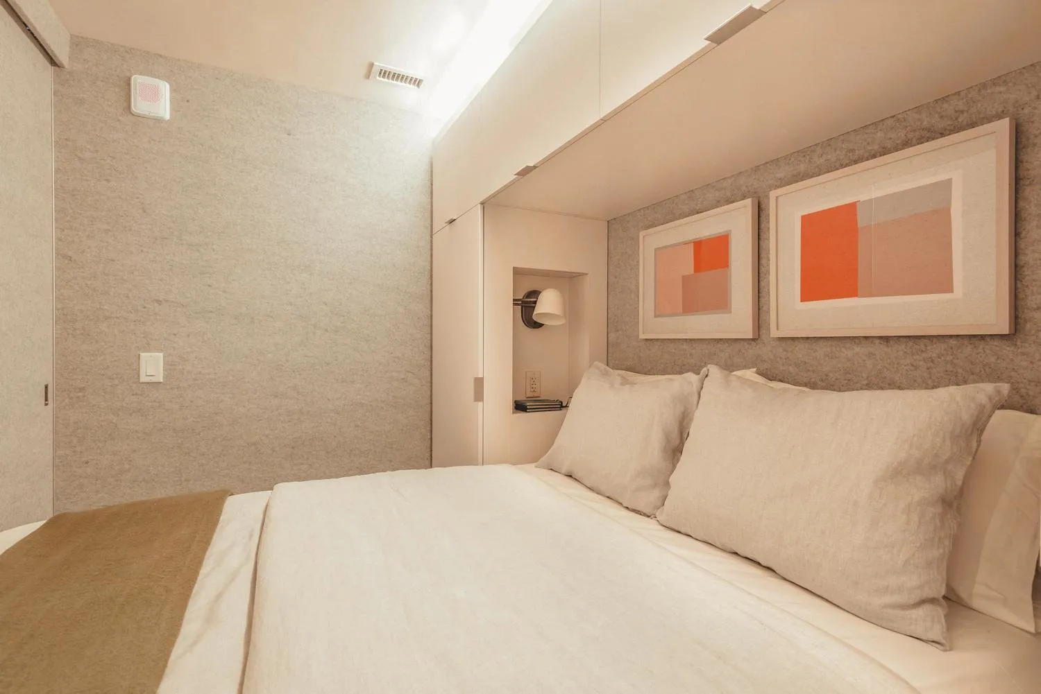 Bedroom, Bed in Scout Living, powered by Placemakr - Midtown