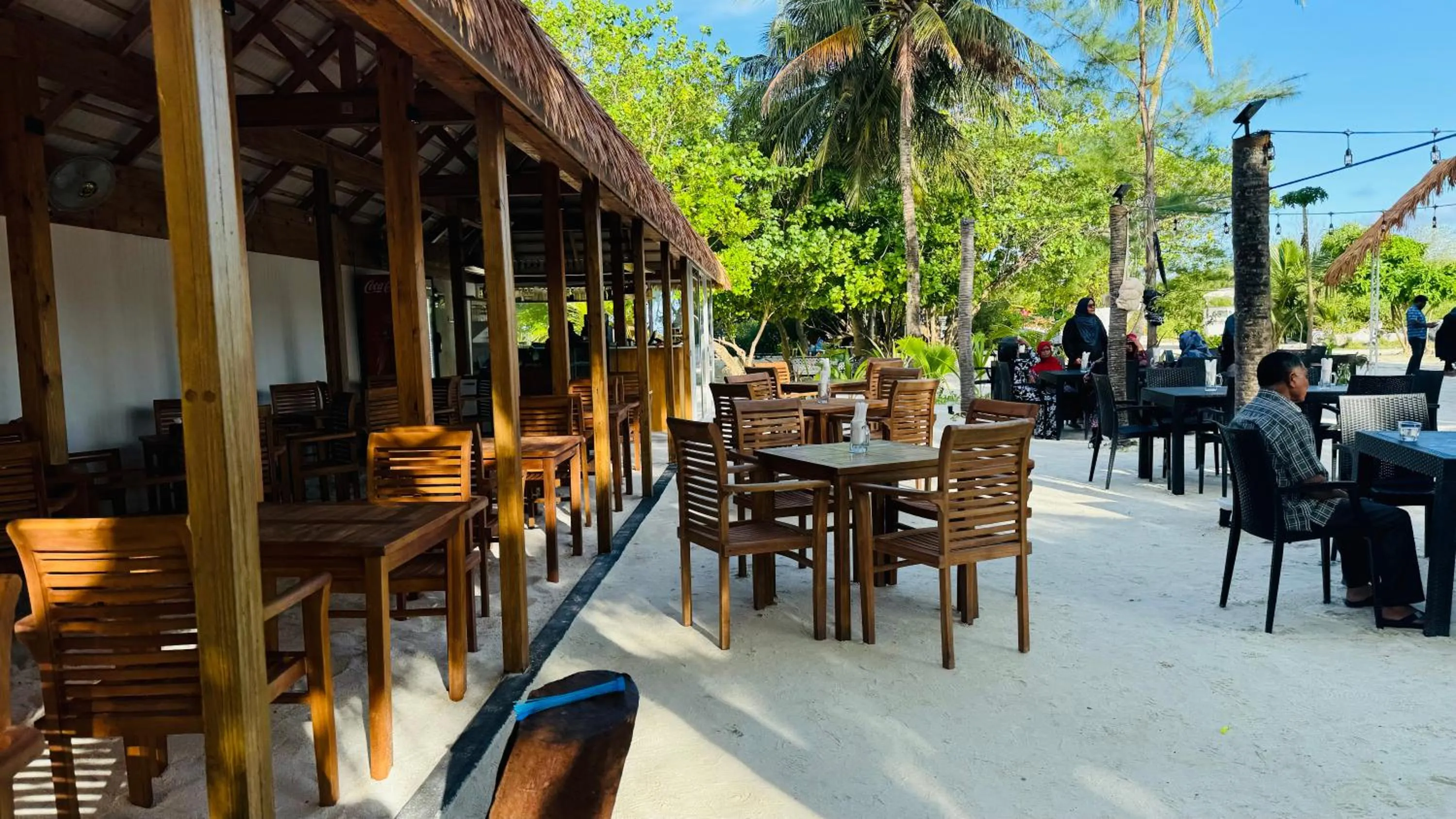 Restaurant/places to eat in Wave Crest Retreat