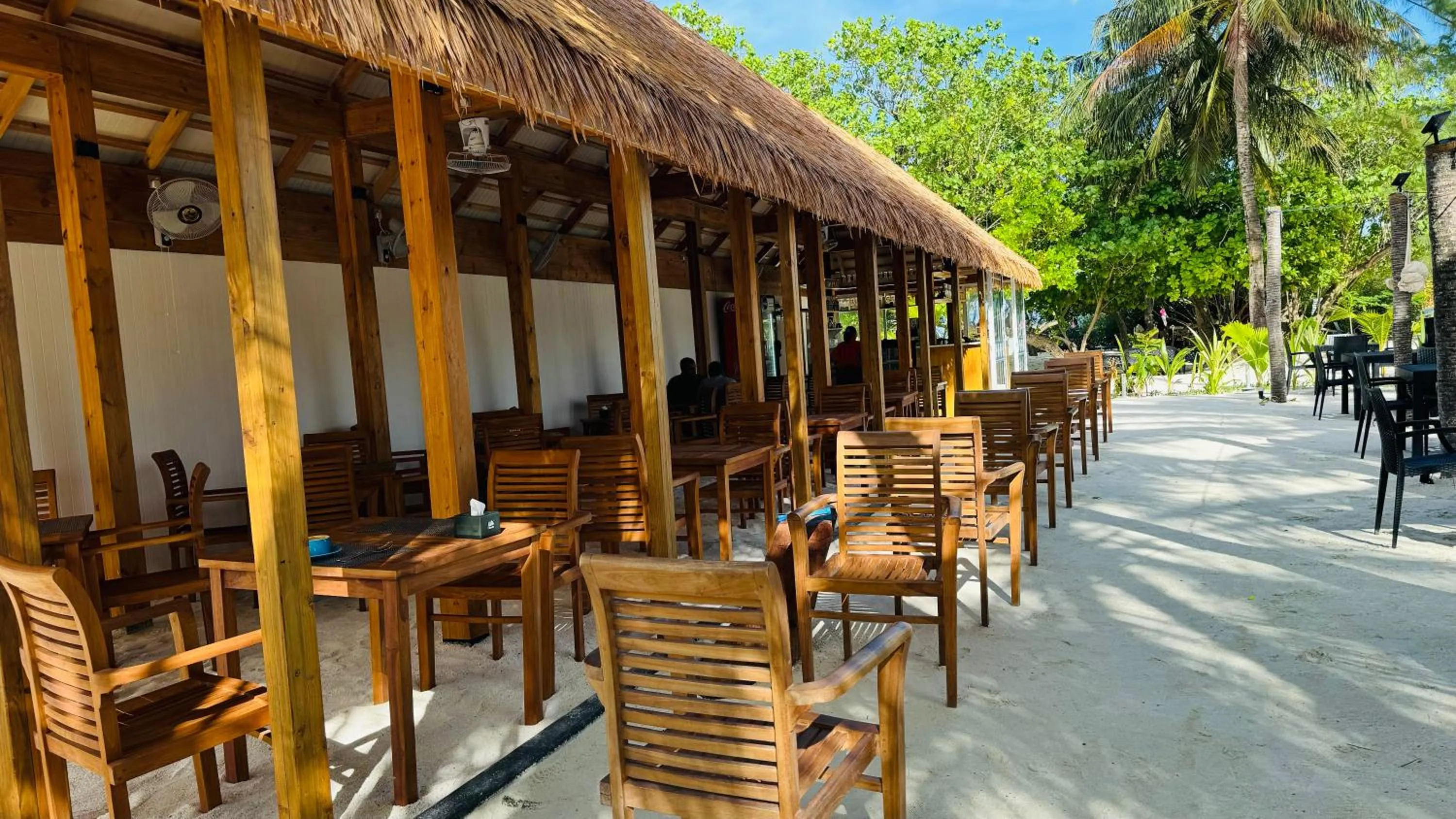 Restaurant/places to eat in Wave Crest Retreat