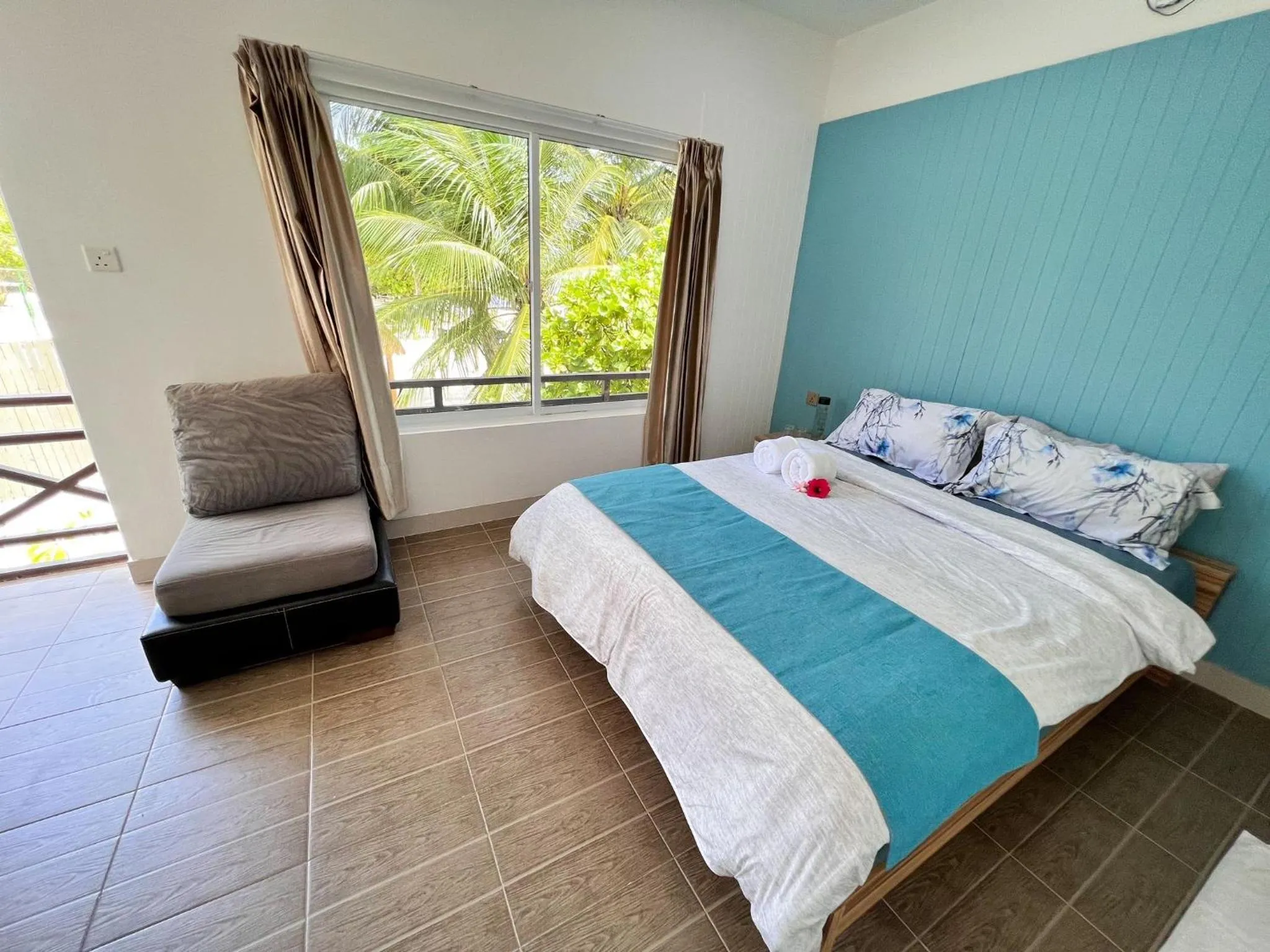 Bed in Wave Crest Retreat