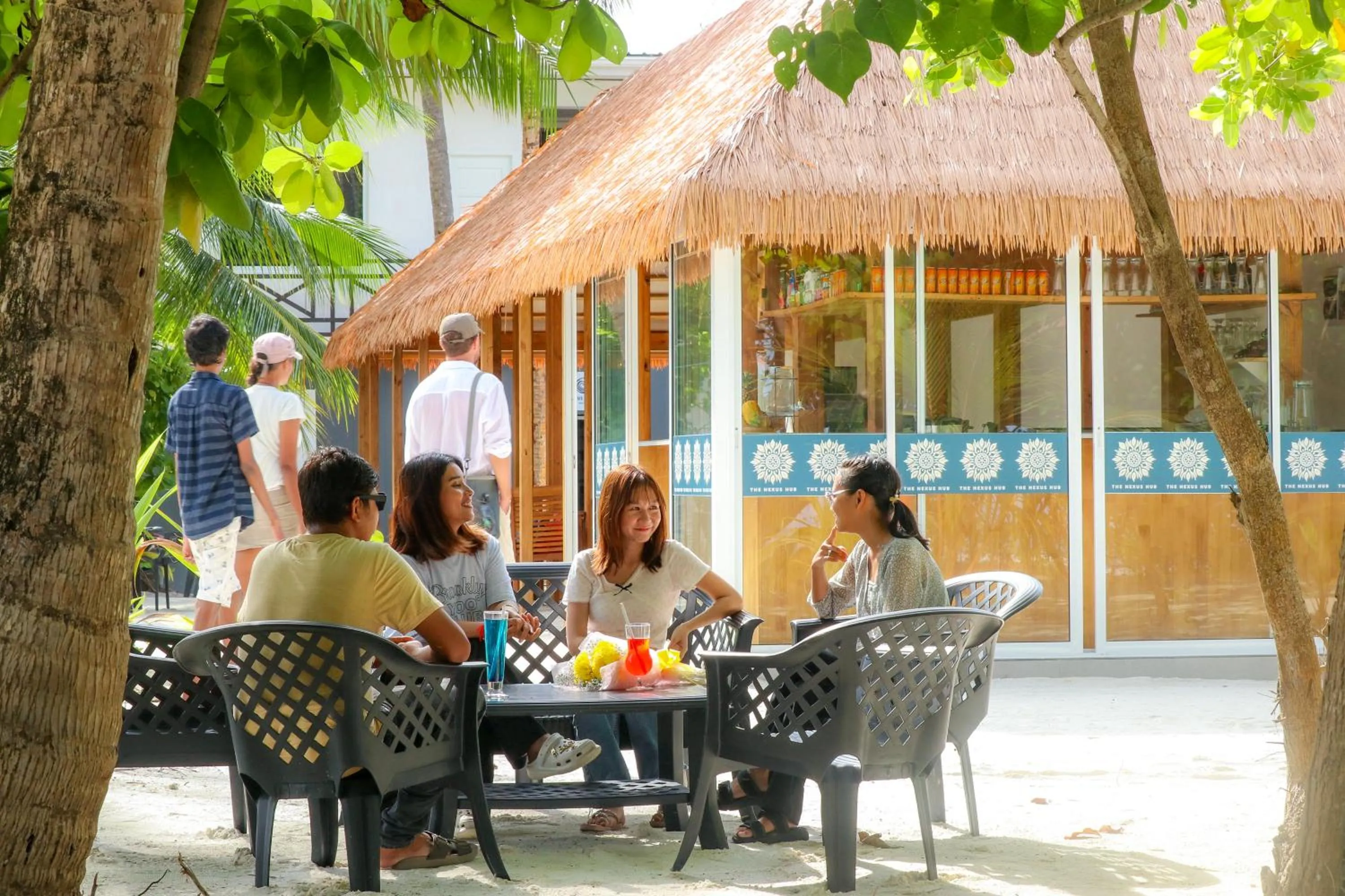 Restaurant/places to eat in Wave Crest Retreat