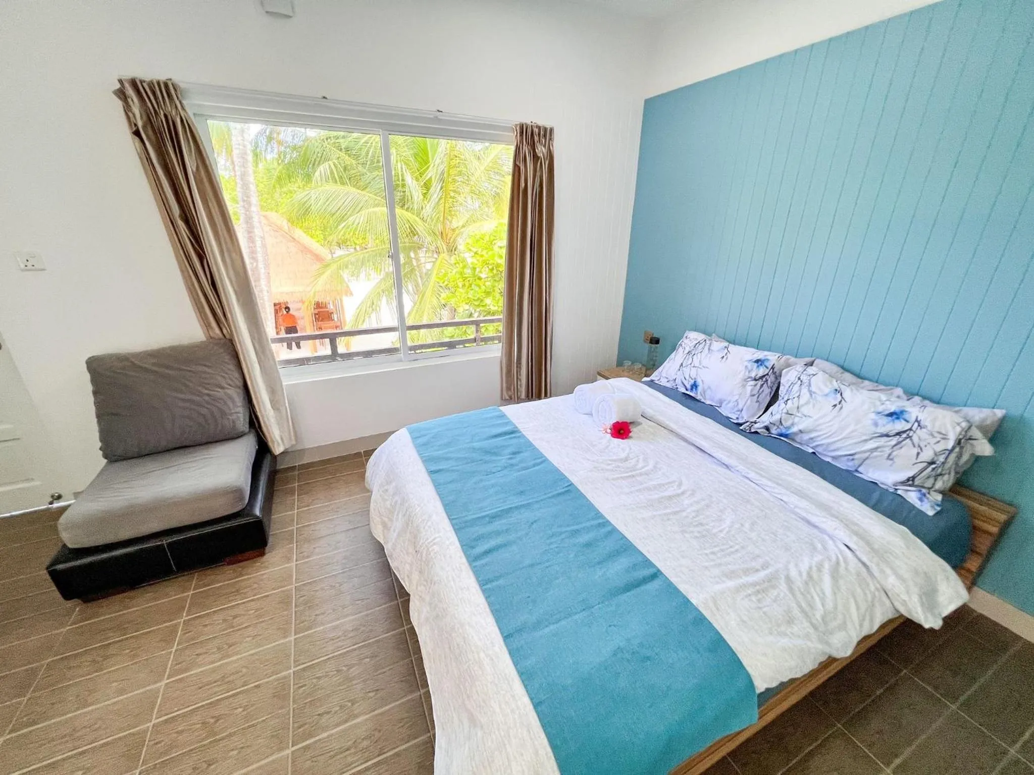 Bed in Wave Crest Retreat