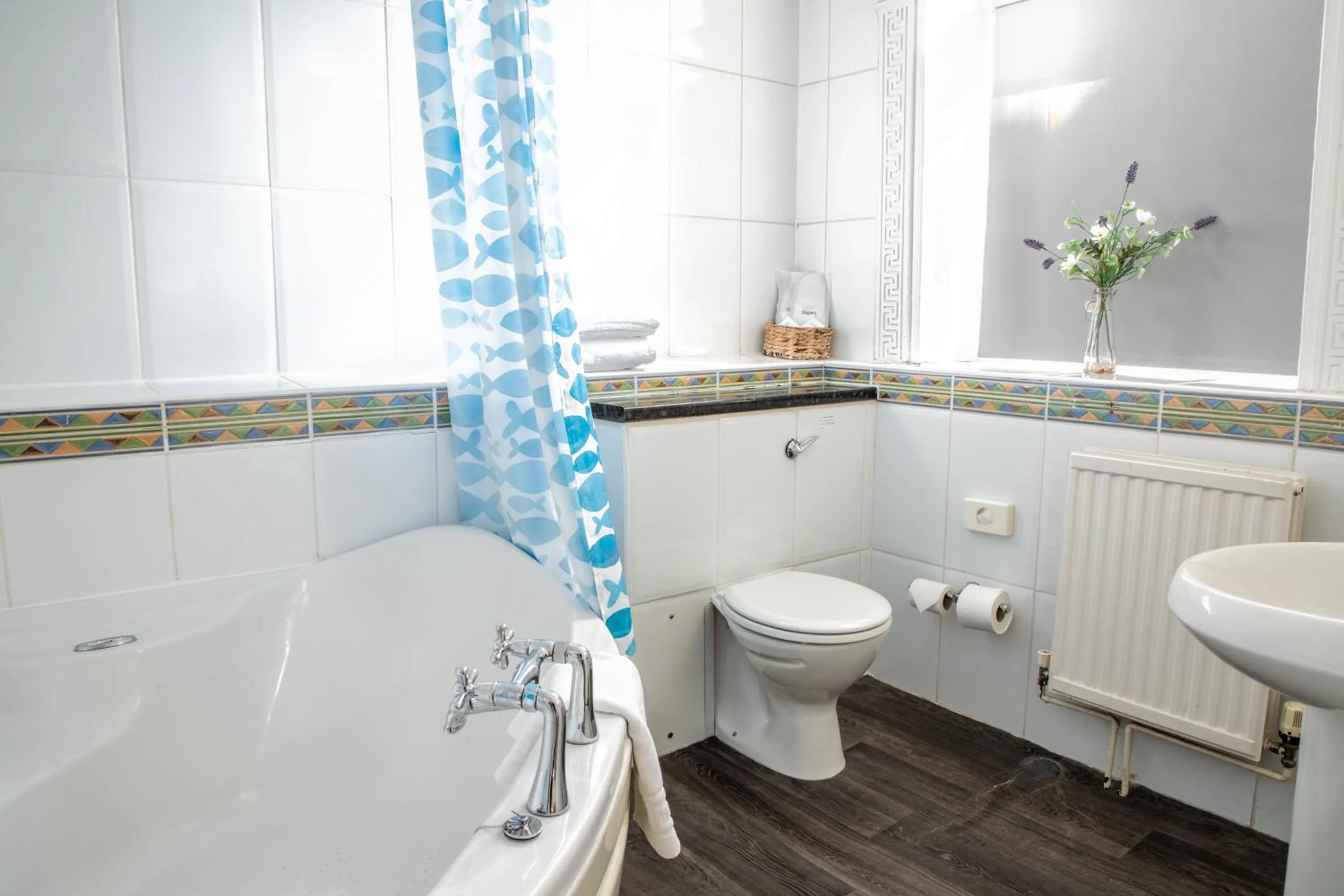 Bathroom in Arnos Manor Hotel