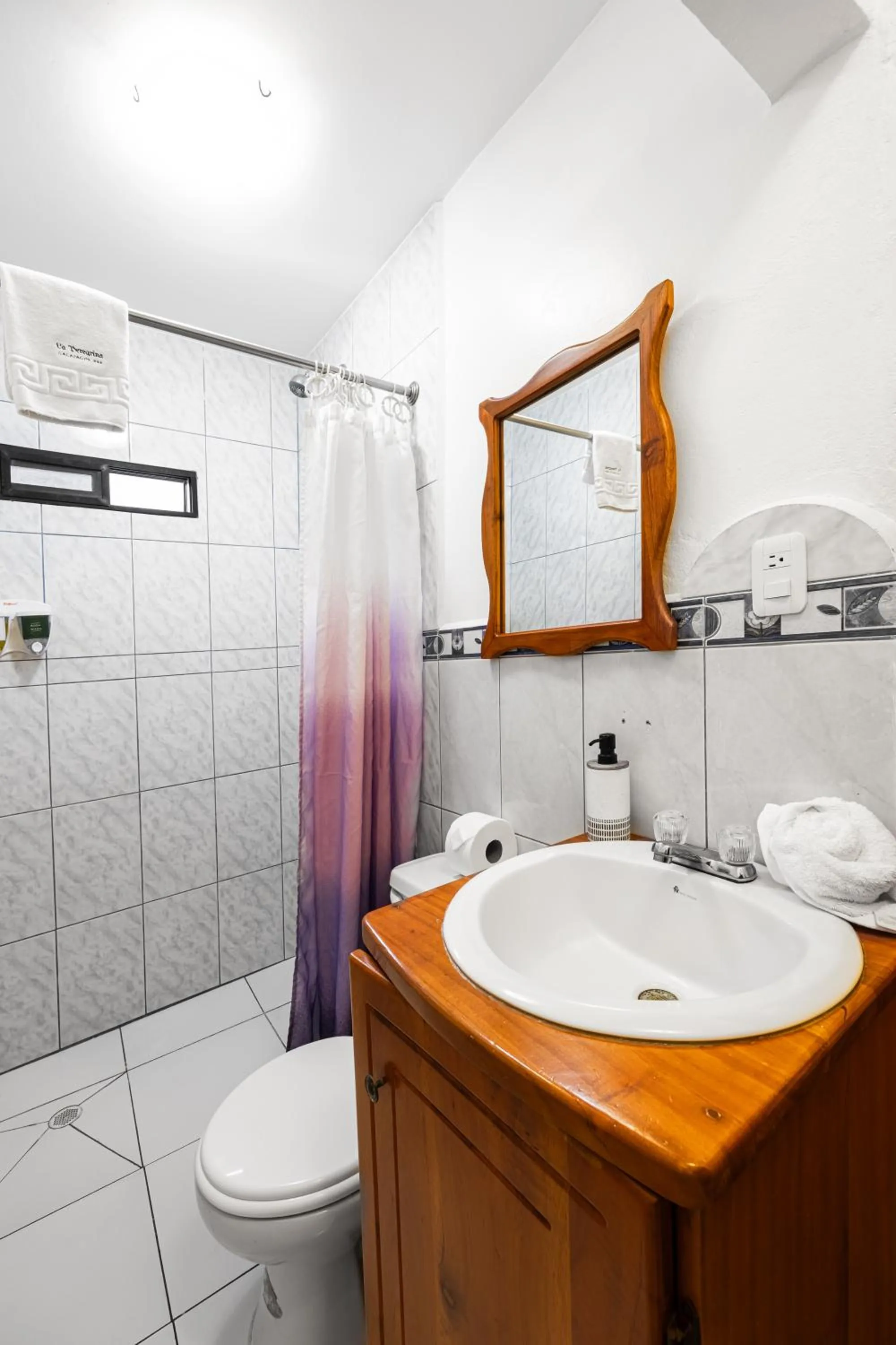 Shower in La Peregrina Galapagos B&B