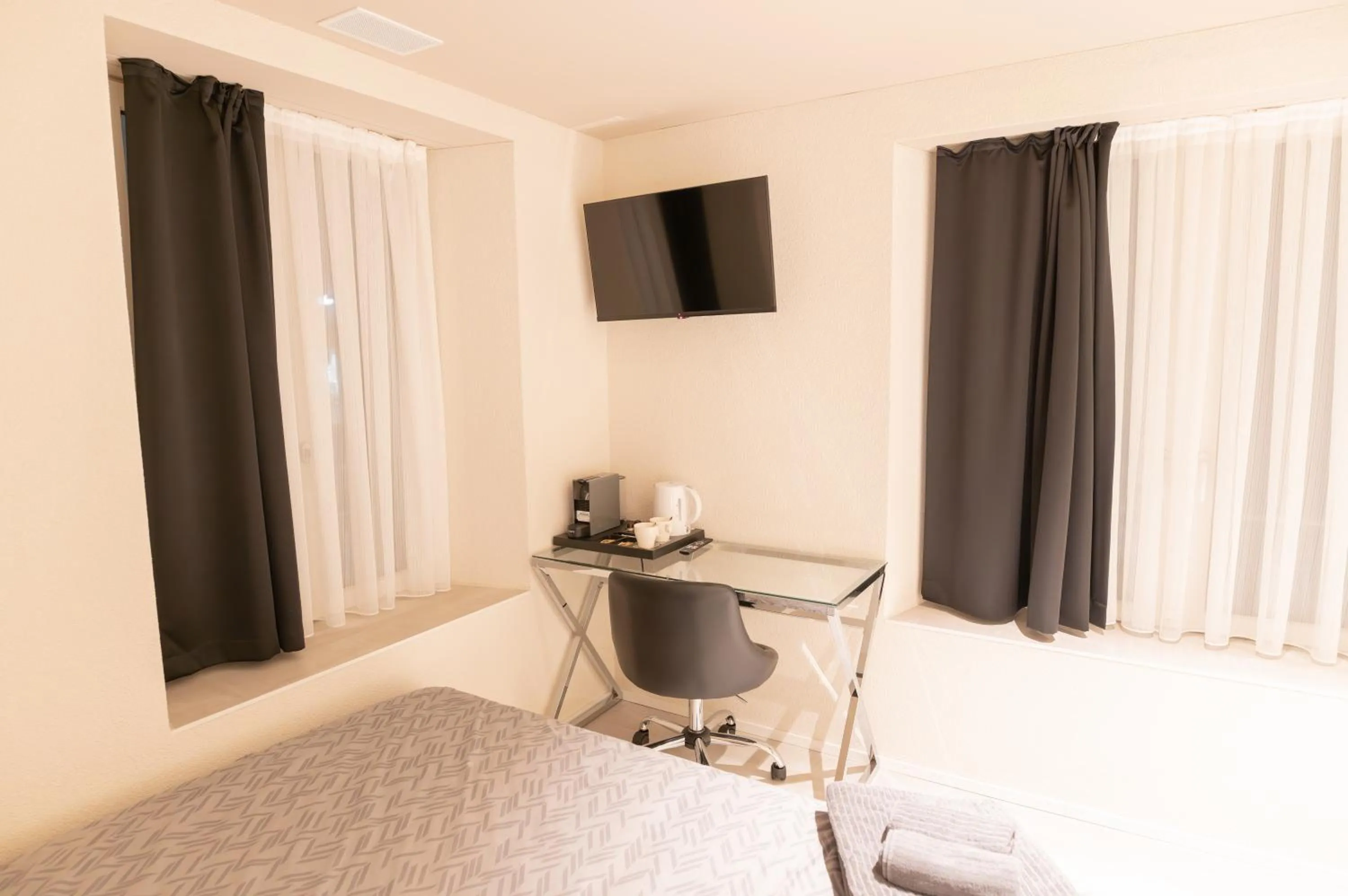 Bed in Hotel Rütli am Bahnhof Rüti ZH