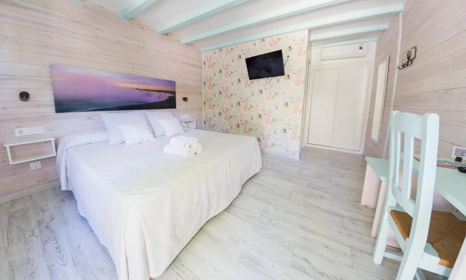 Bed in Hotel La Torre