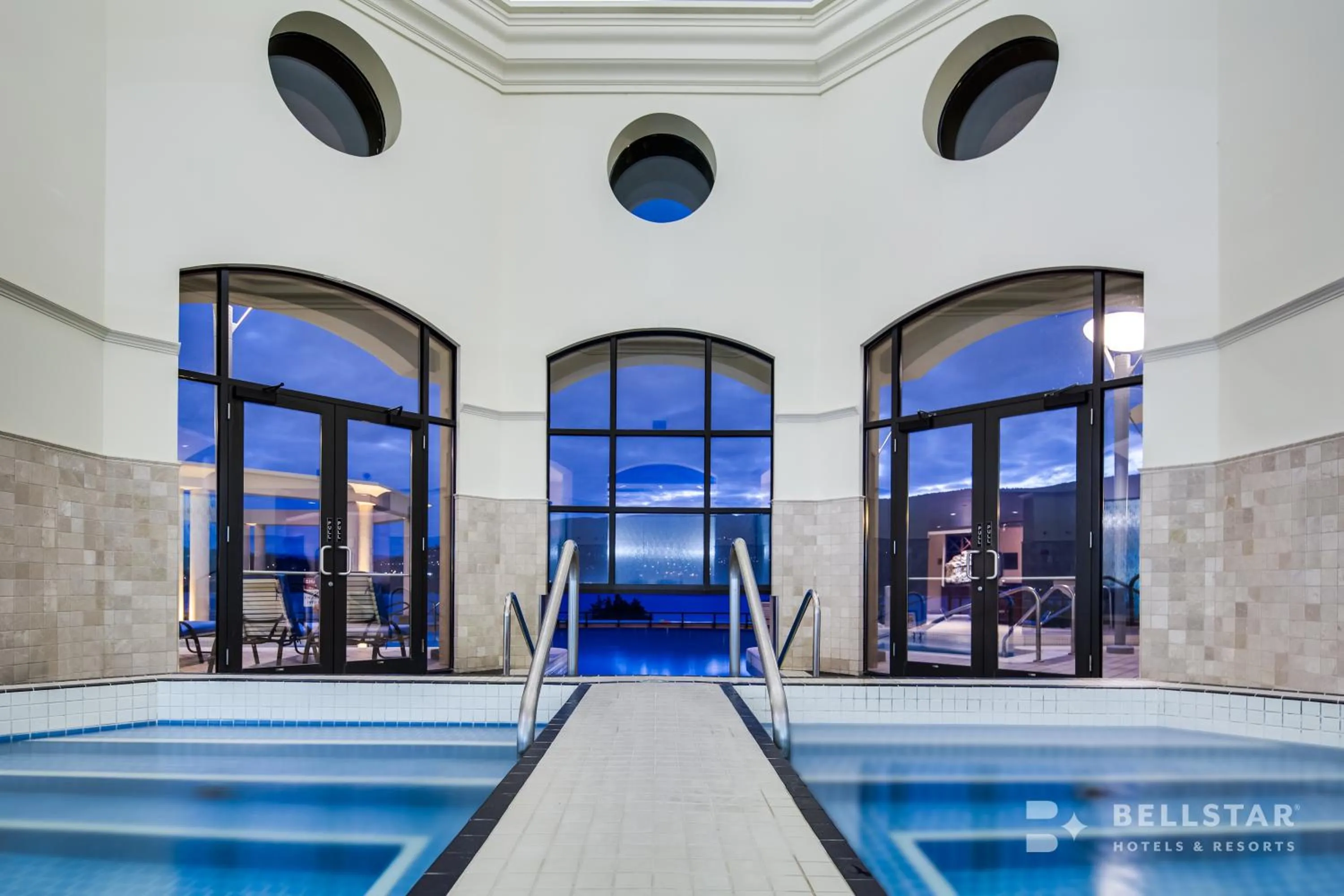 Hot Tub in The Royal Kelowna - Bellstar Hotels & Resorts