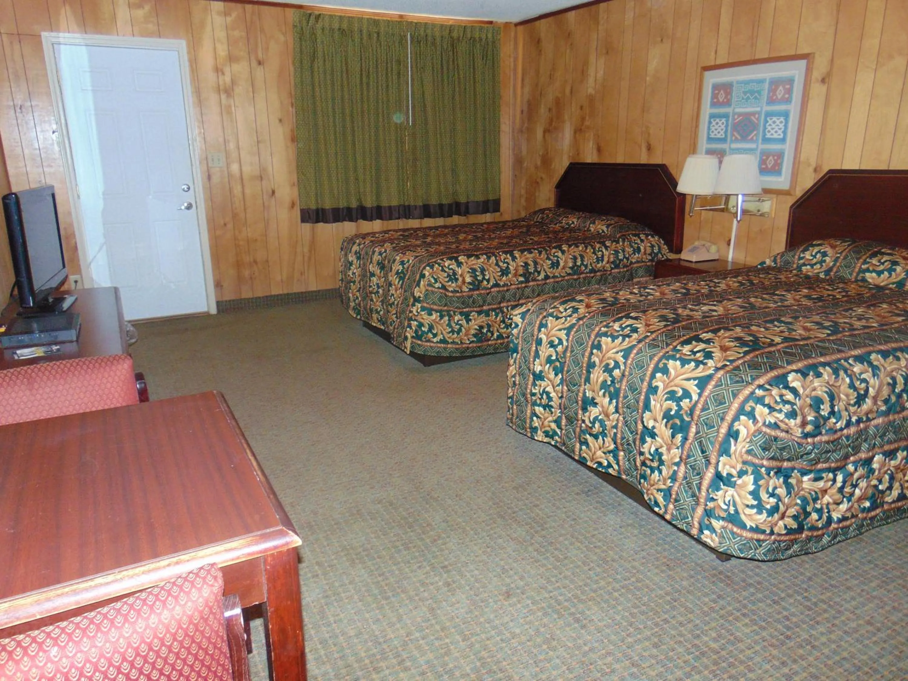 Bed in Westbrook Motel