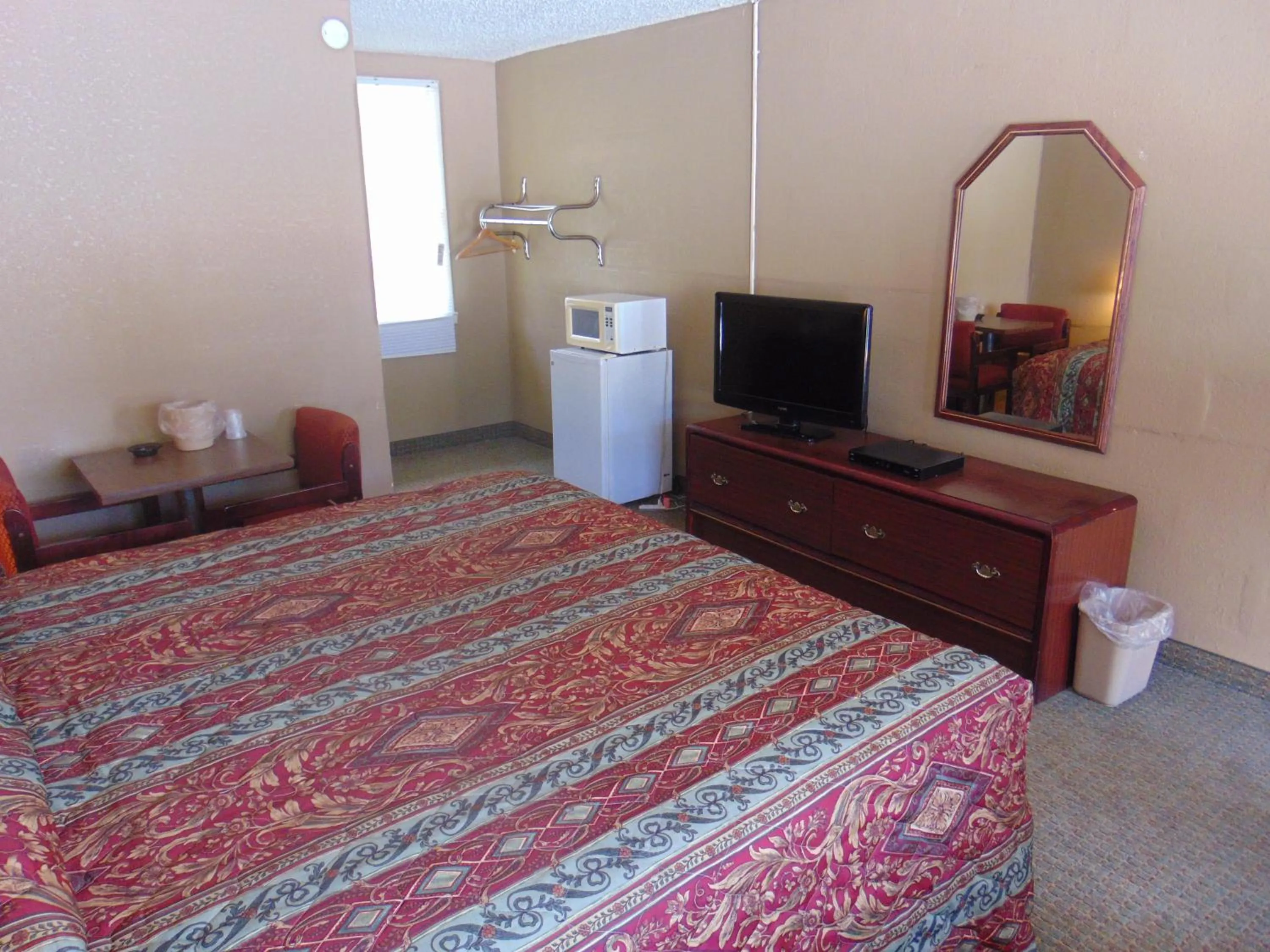 Large Twin Room in Westbrook Motel