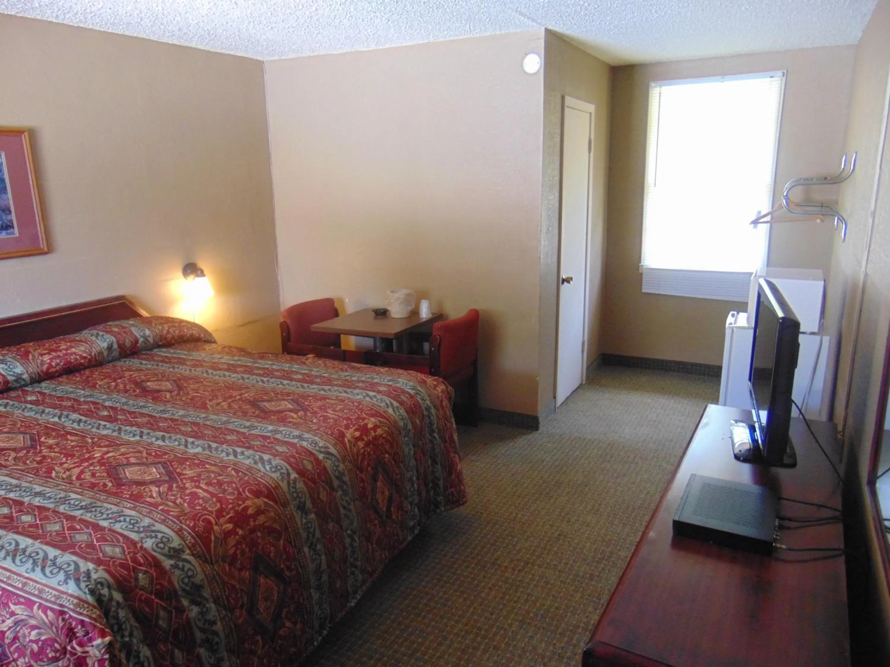 Bed in Westbrook Motel