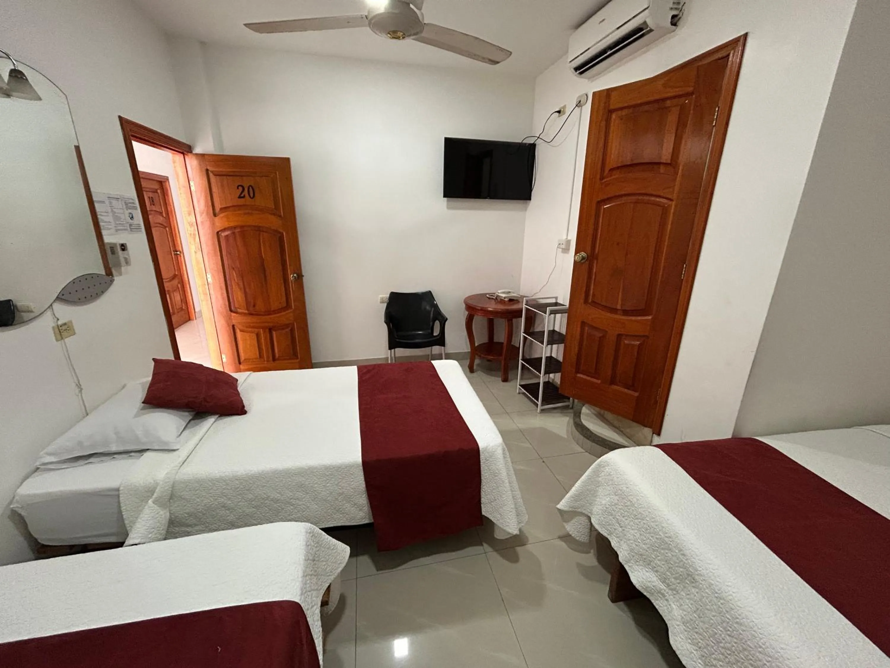 Bed in Hostal Sir Francis Drake