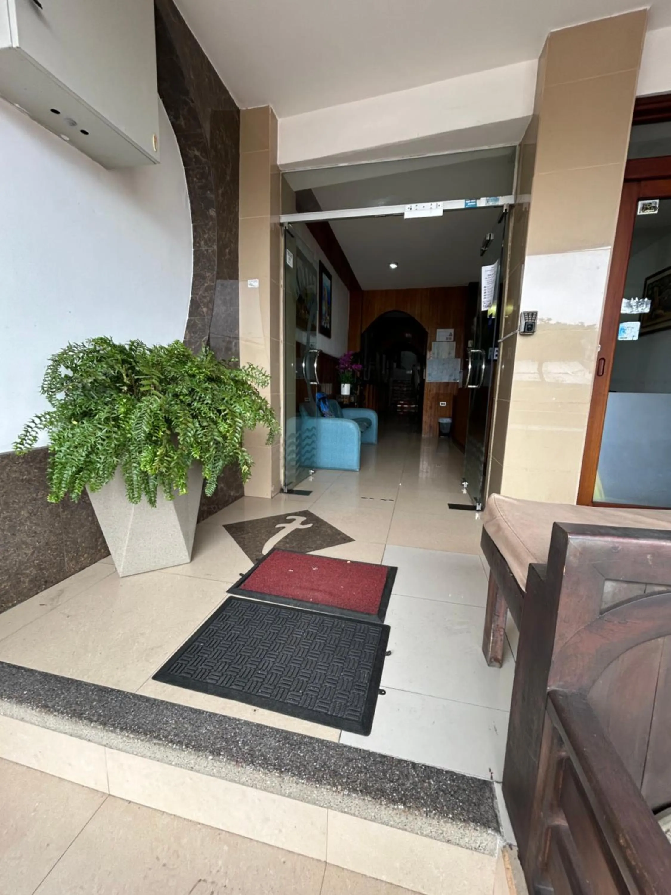 Property building in Hostal Sir Francis Drake