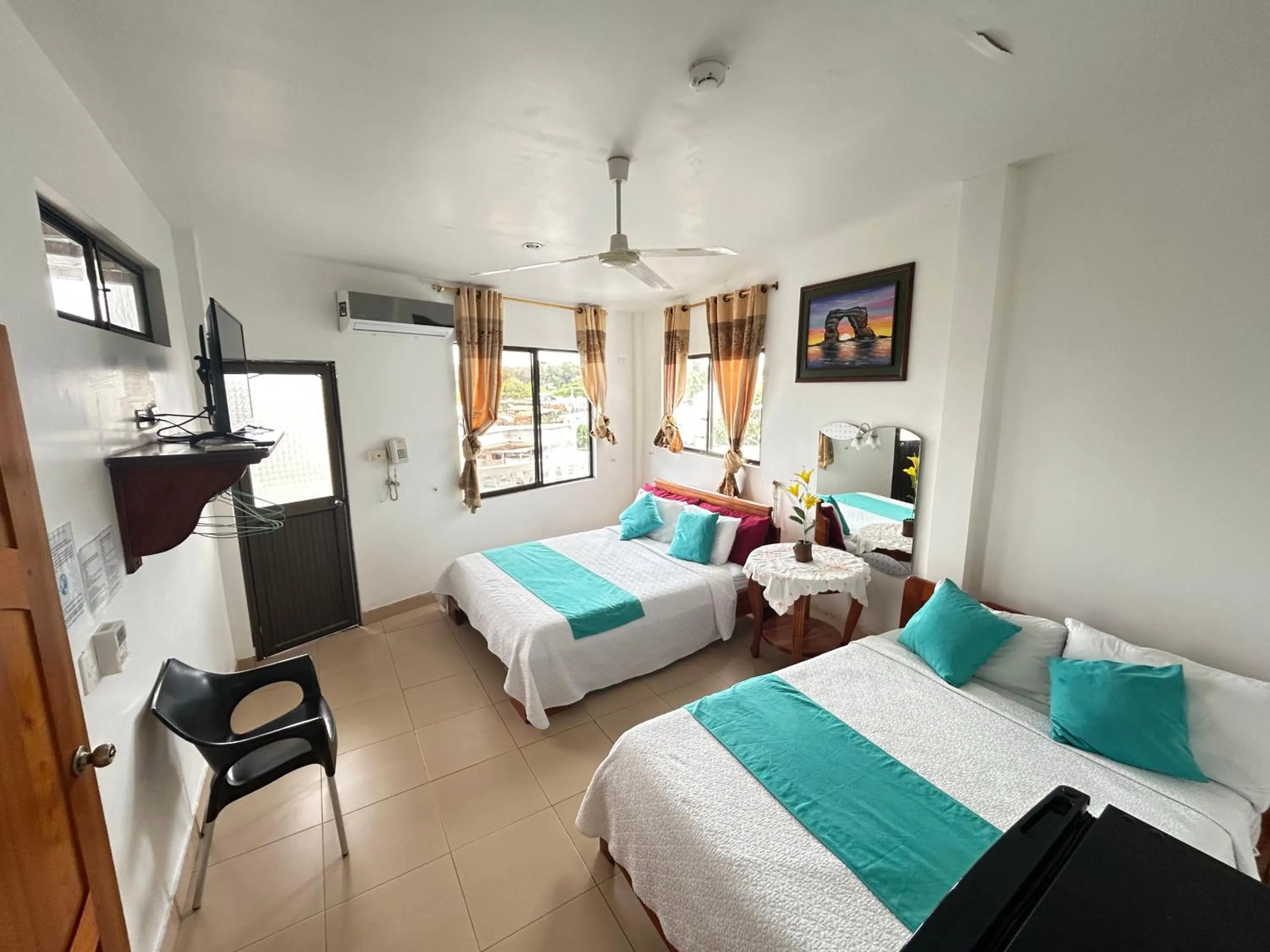 Bed in Hostal Sir Francis Drake