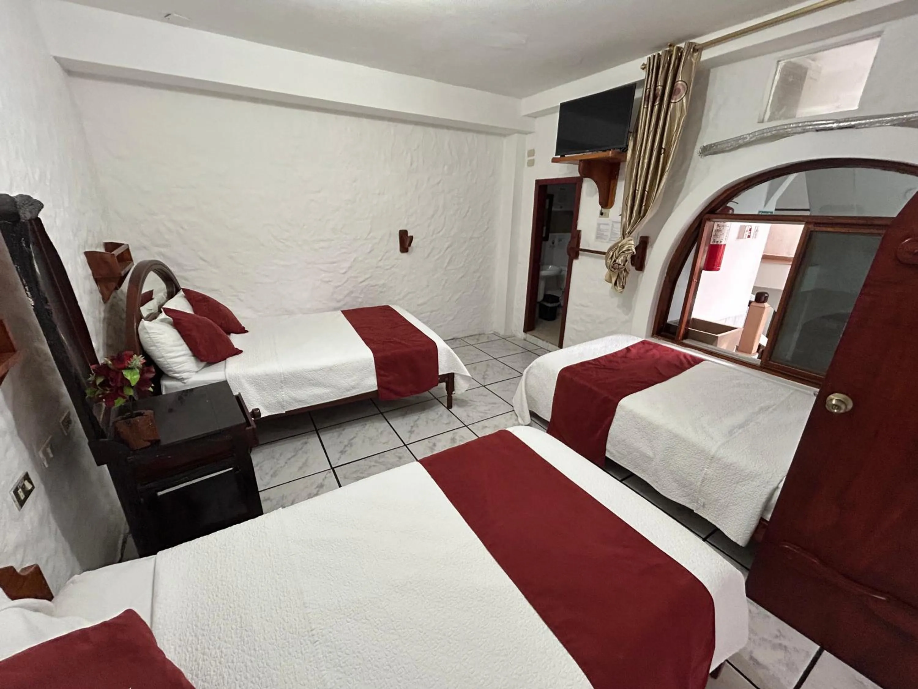 Bed in Hostal Sir Francis Drake