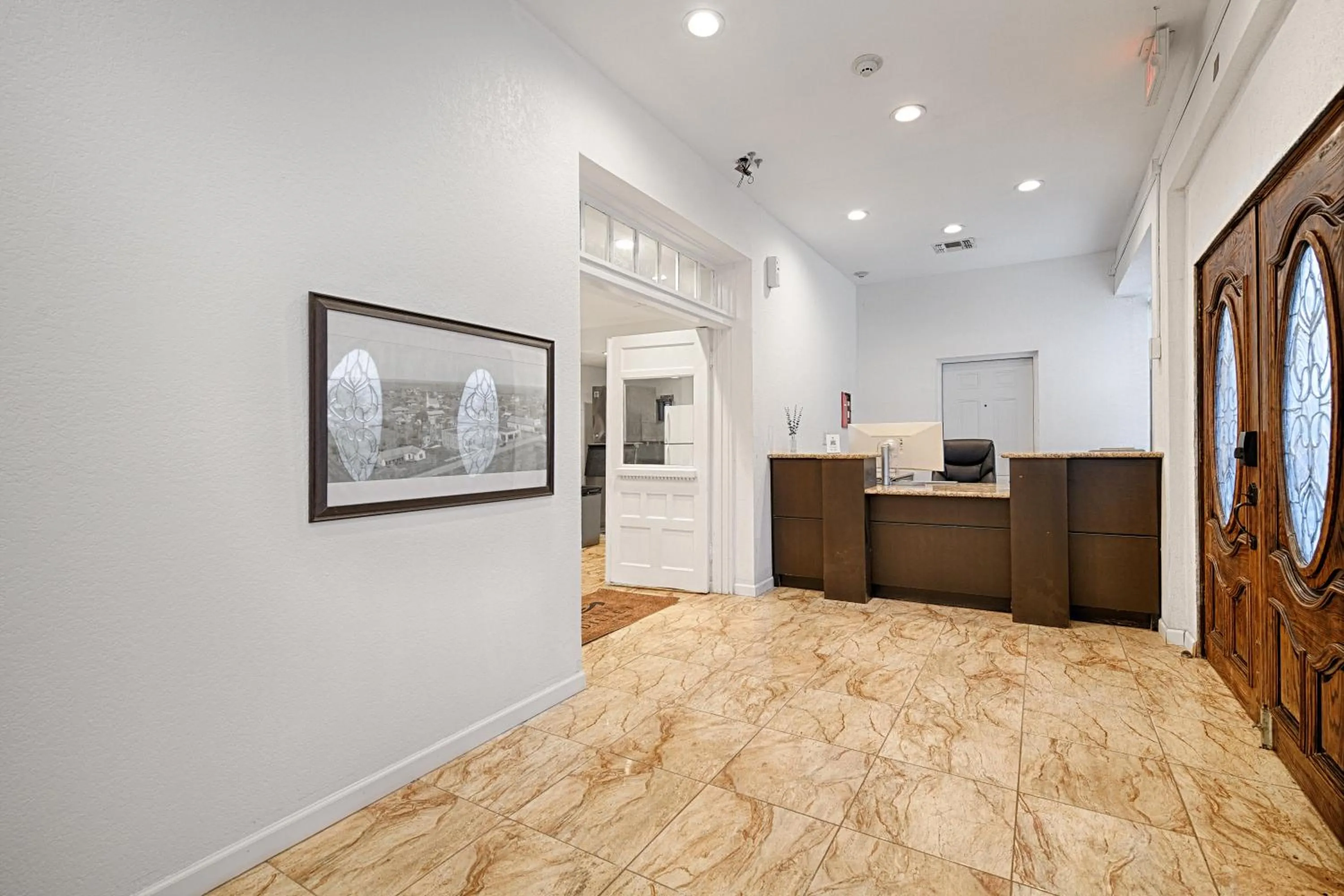 Facade/entrance in Hotel Dilley Grand