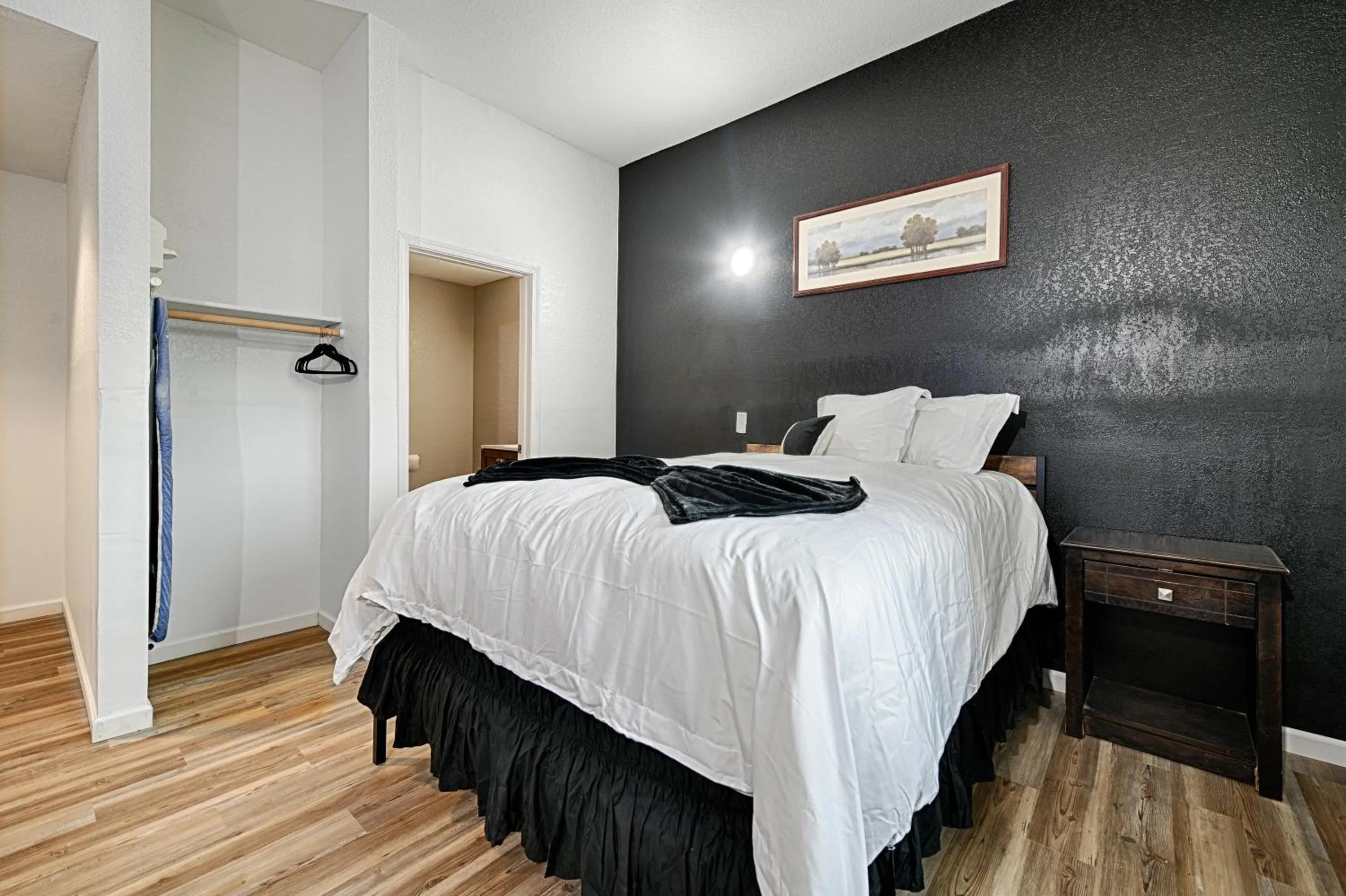 Bed in Hotel Dilley Grand