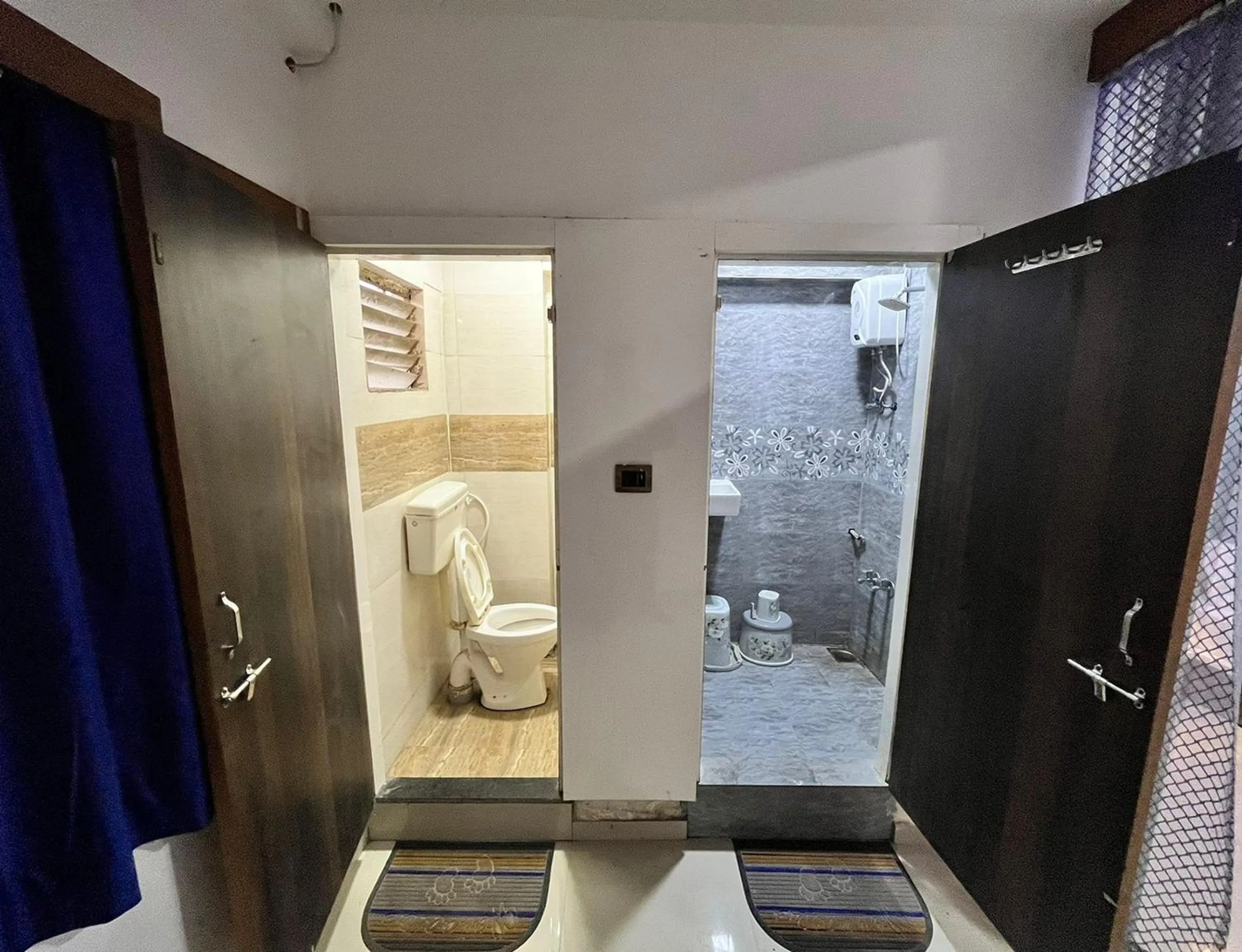 Bathroom in Hotel The Grand Near Maninagar Railway Station Ahmedabad