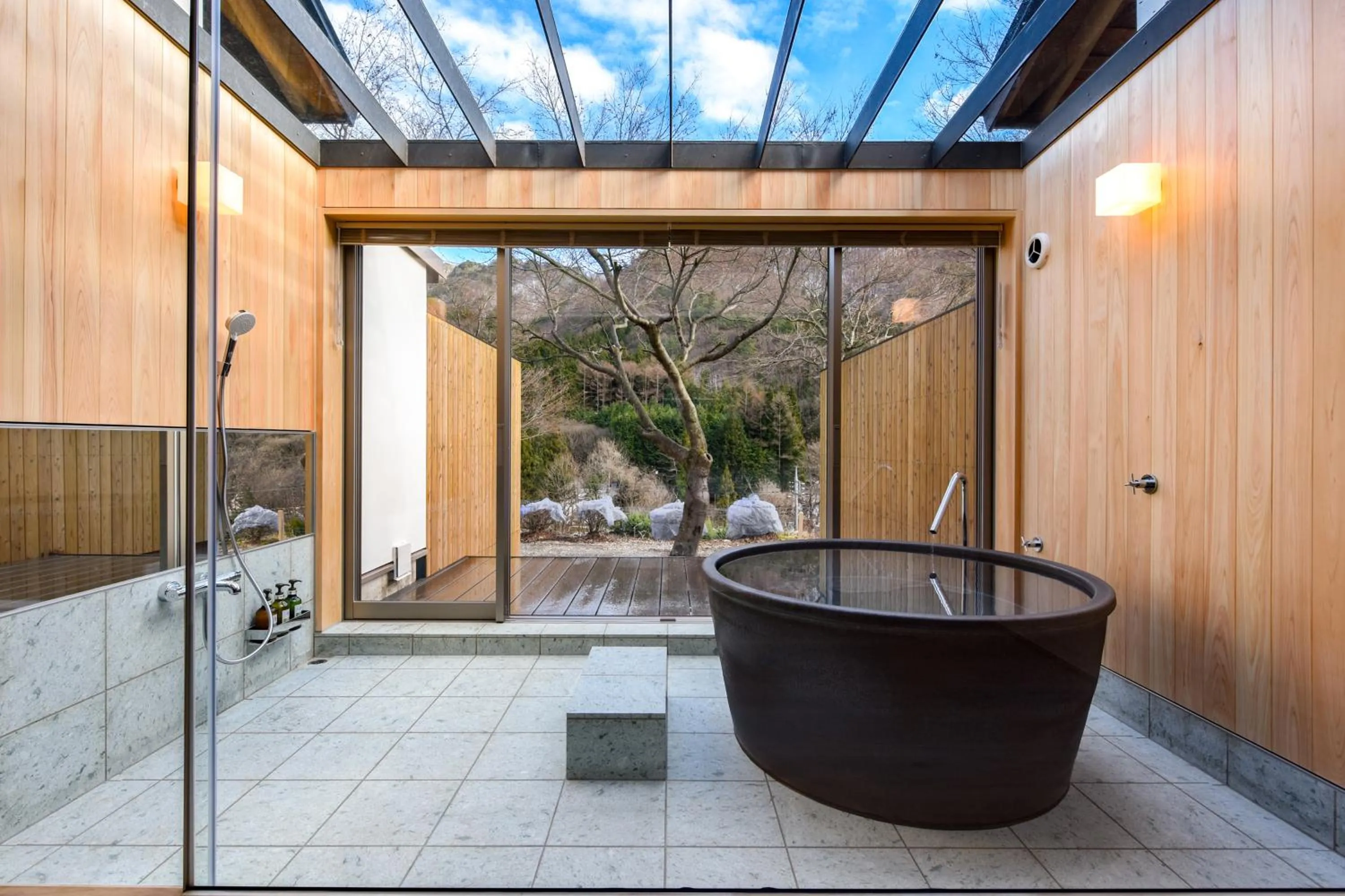 Hot Spring Bath in Kinshuusanso