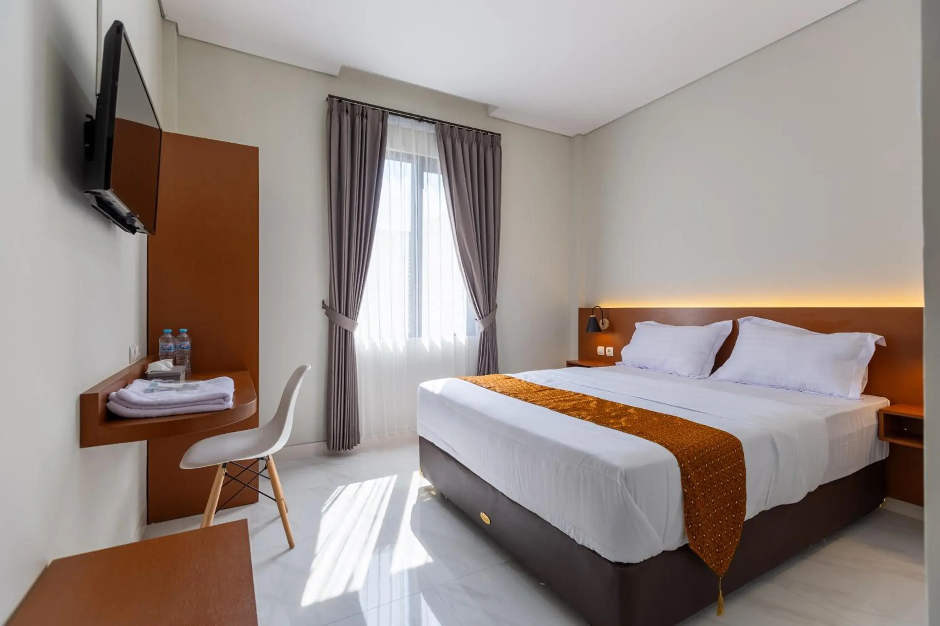 Standard King Room in Fazza Homes Standard King Room in Fazza Homes