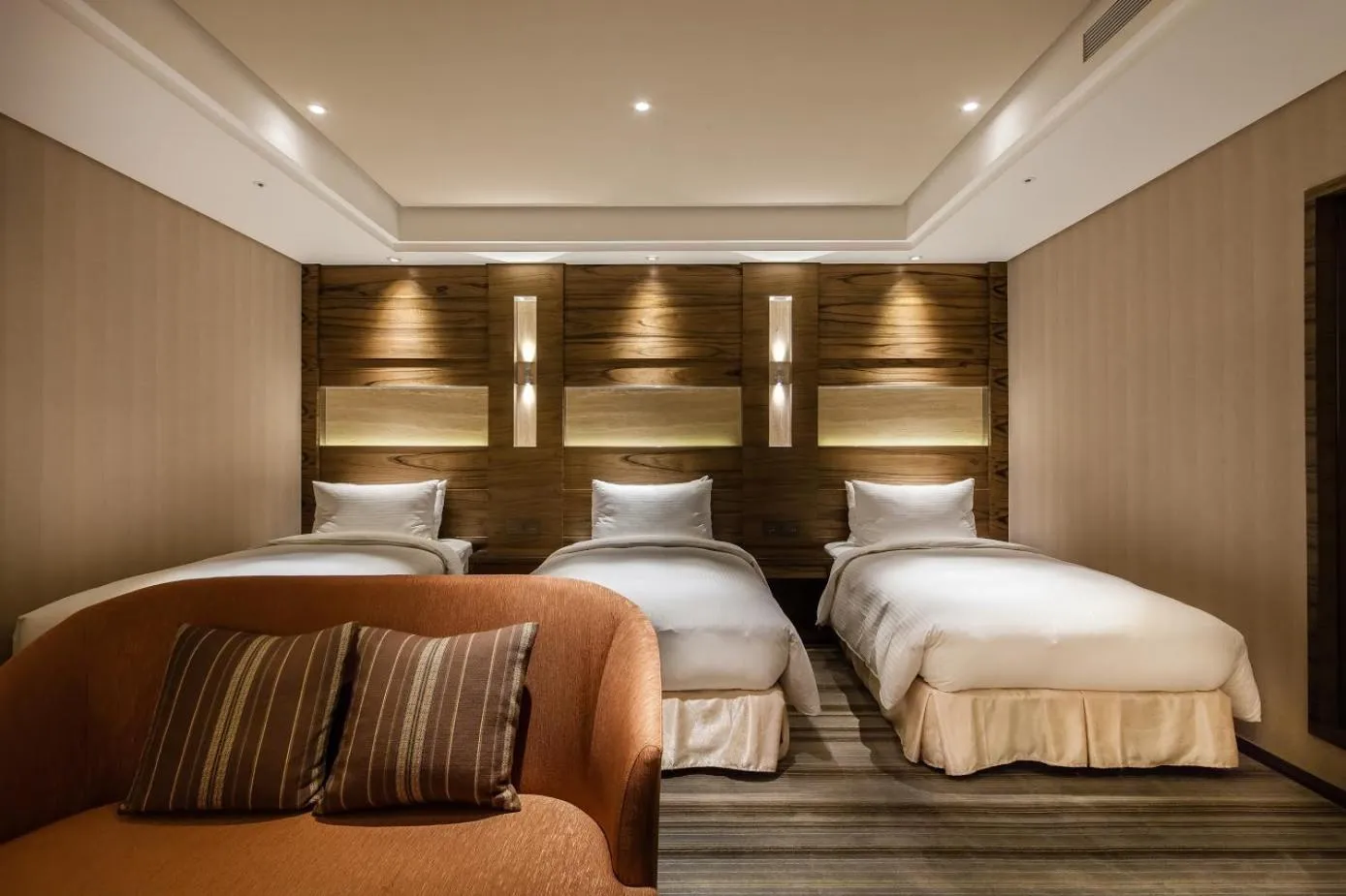 bunk bed, Bed in Green World Taipei Station