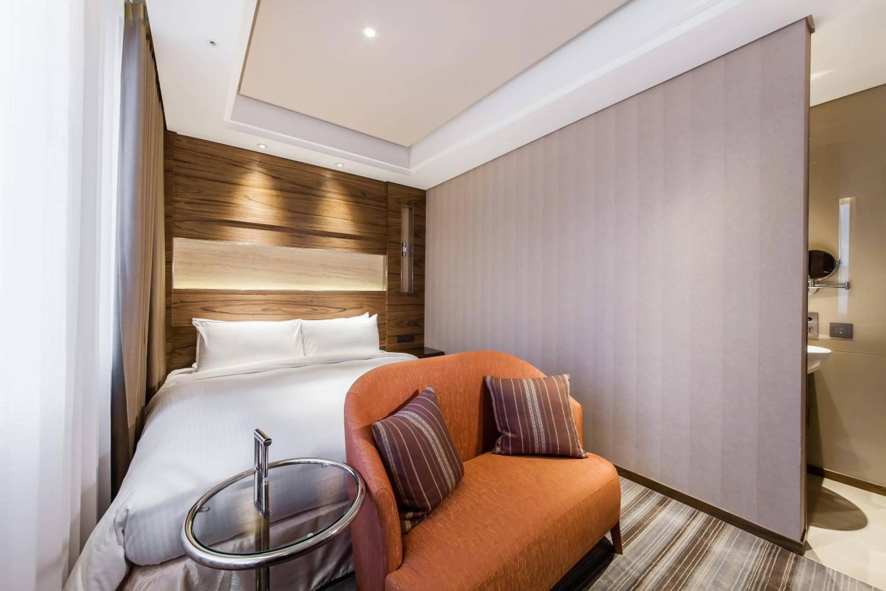 bunk bed, Bed in Green World Taipei Station