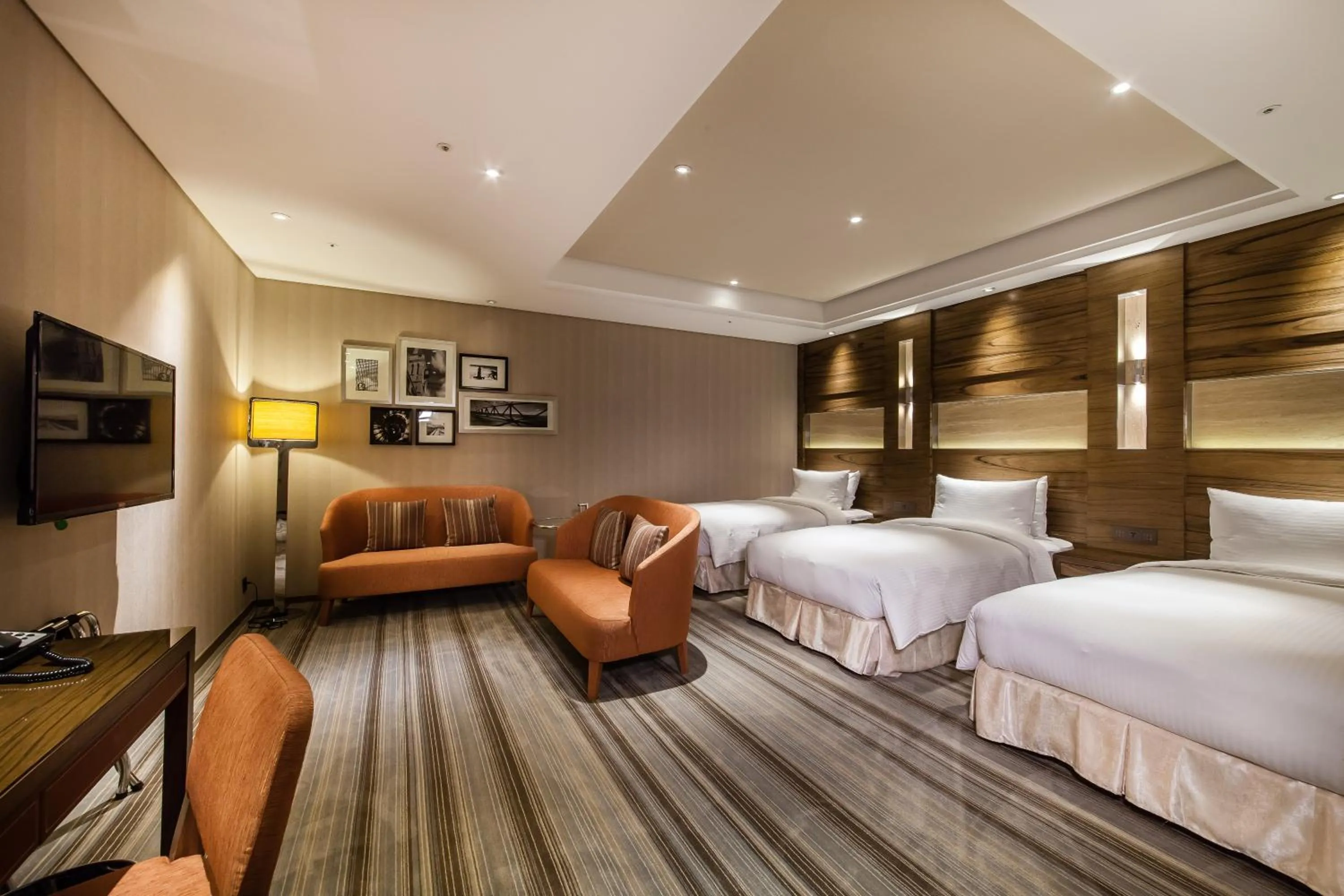 bunk bed, Bed in Green World Taipei Station