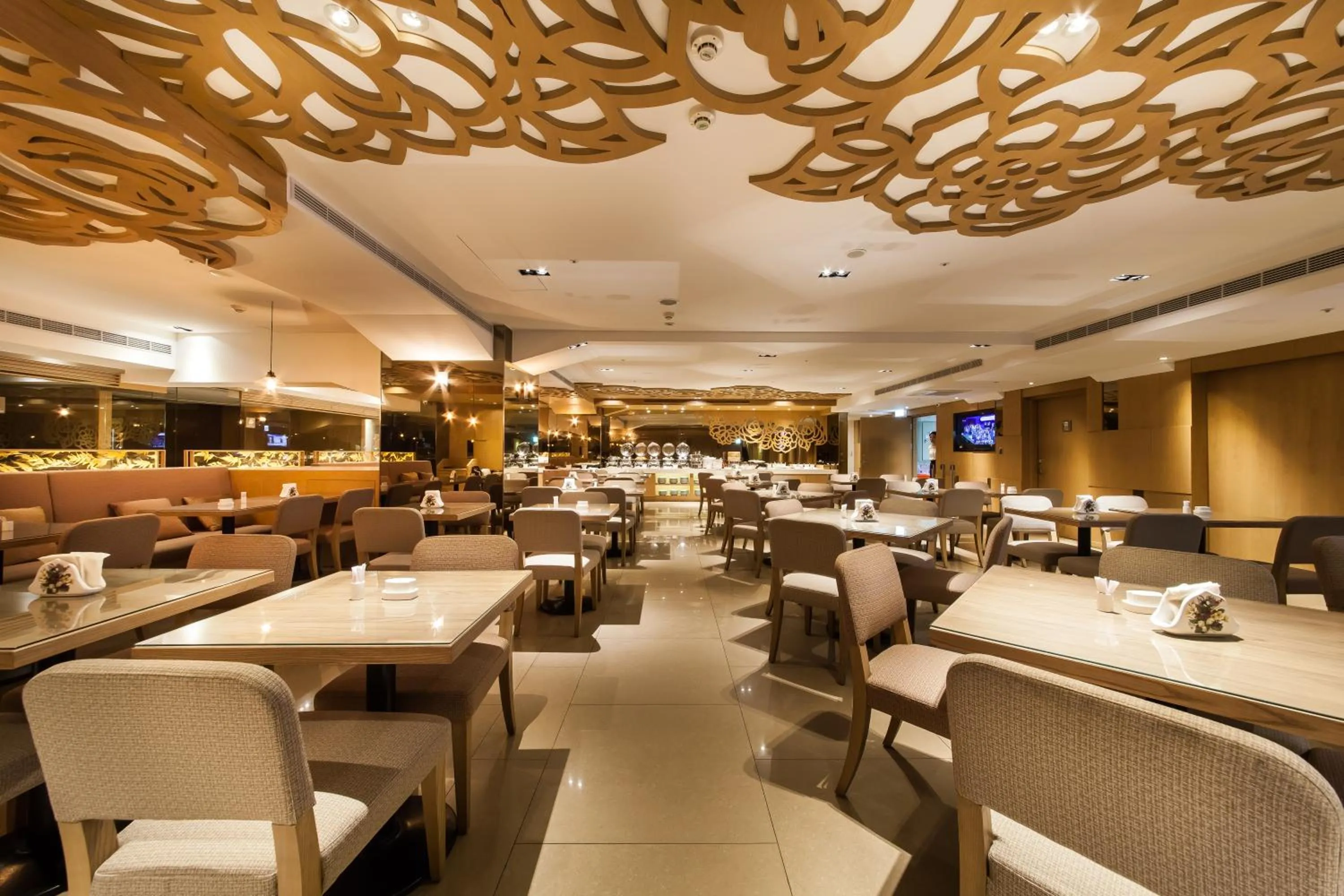 Restaurant/places to eat in Green World Taipei Station