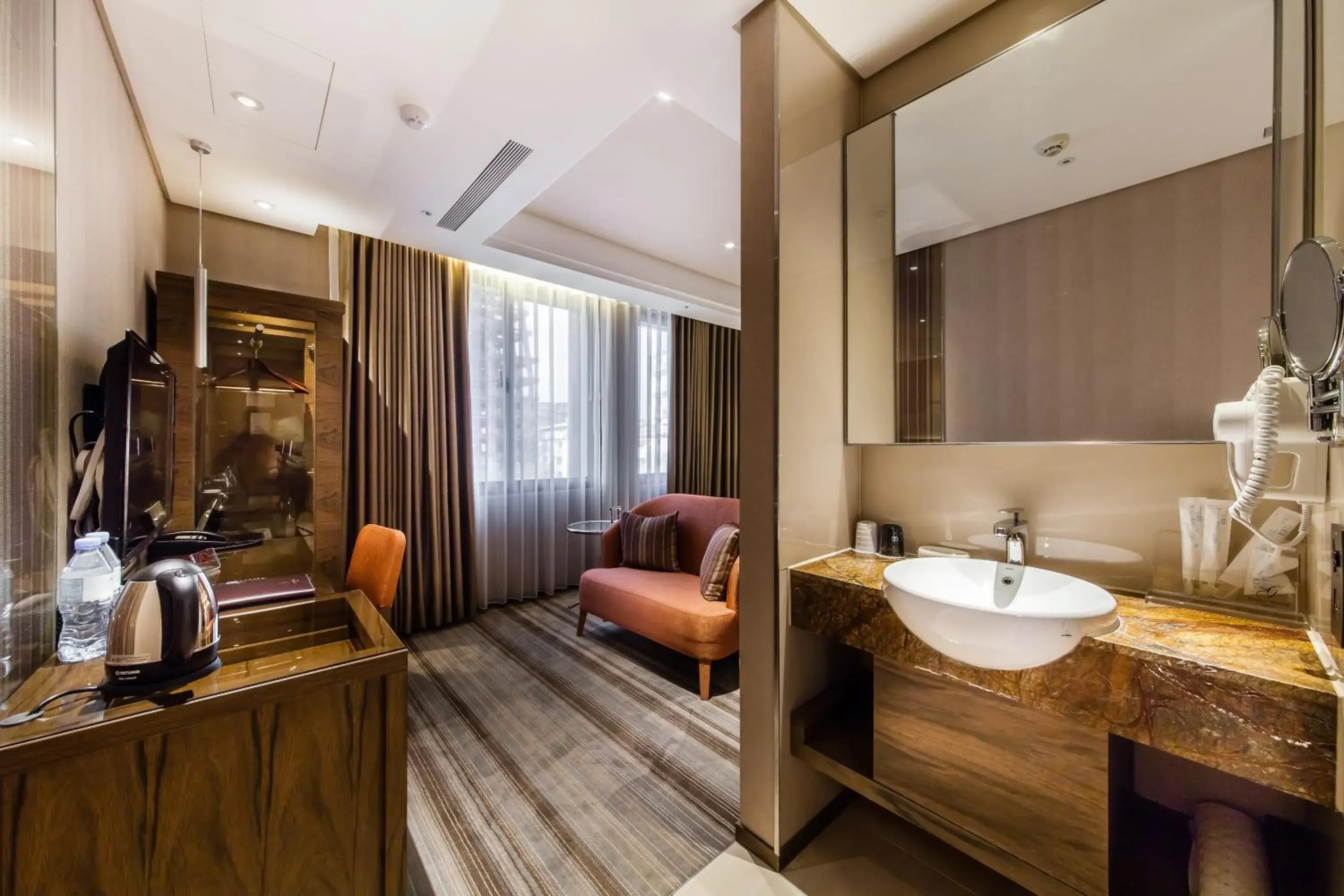 Budget Double Room in Green World Taipei Station Budget Double Room in Green World Taipei Station