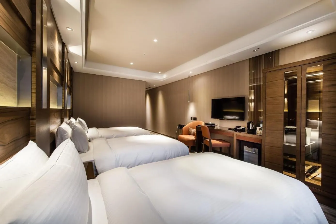 Photo of the whole room, Bed in Green World Taipei Station