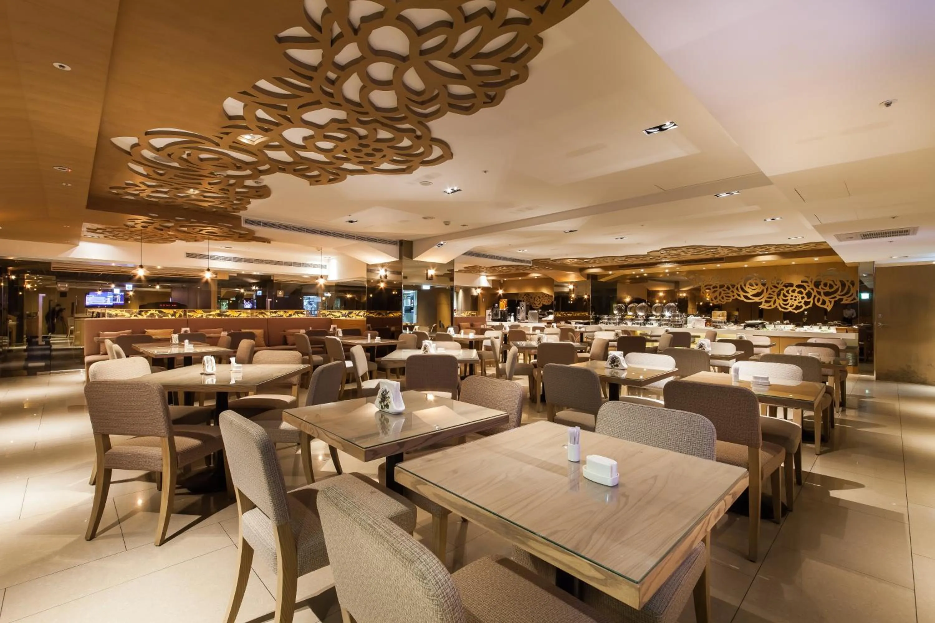 Restaurant/places to eat in Green World Taipei Station