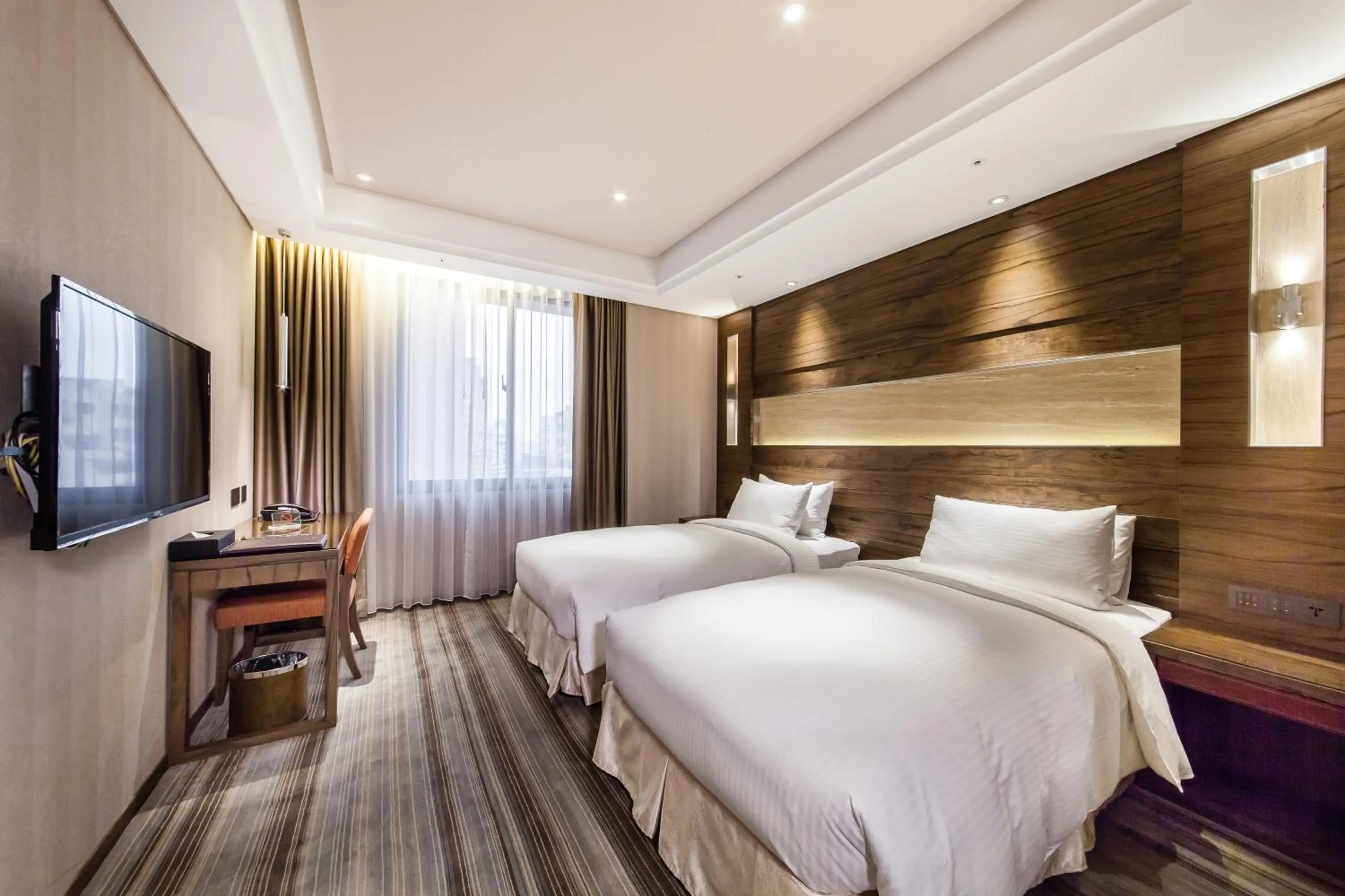 Photo of the whole room, Bed in Green World Taipei Station