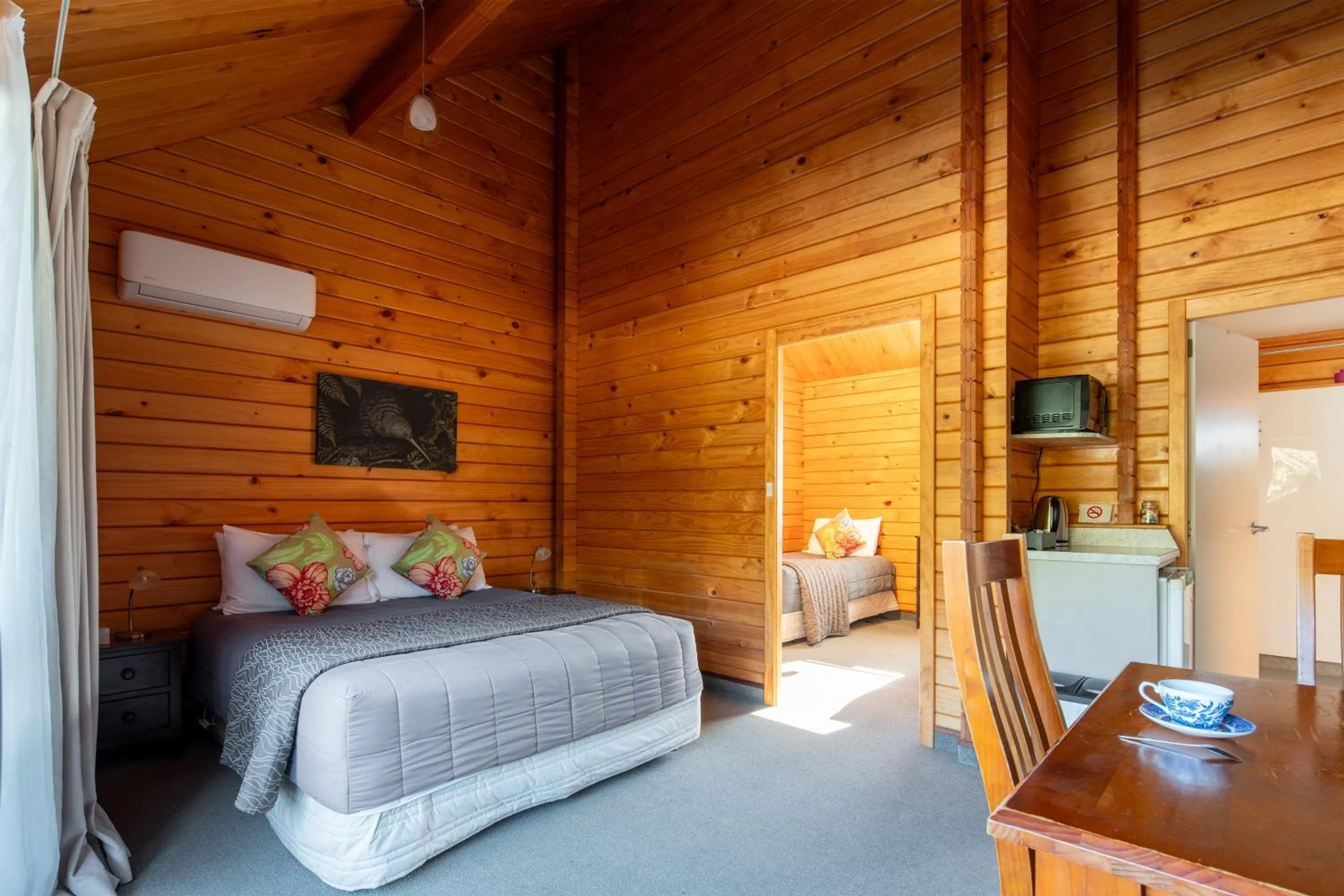 Photo of the whole room, Bed in Fox Glacier Lodge