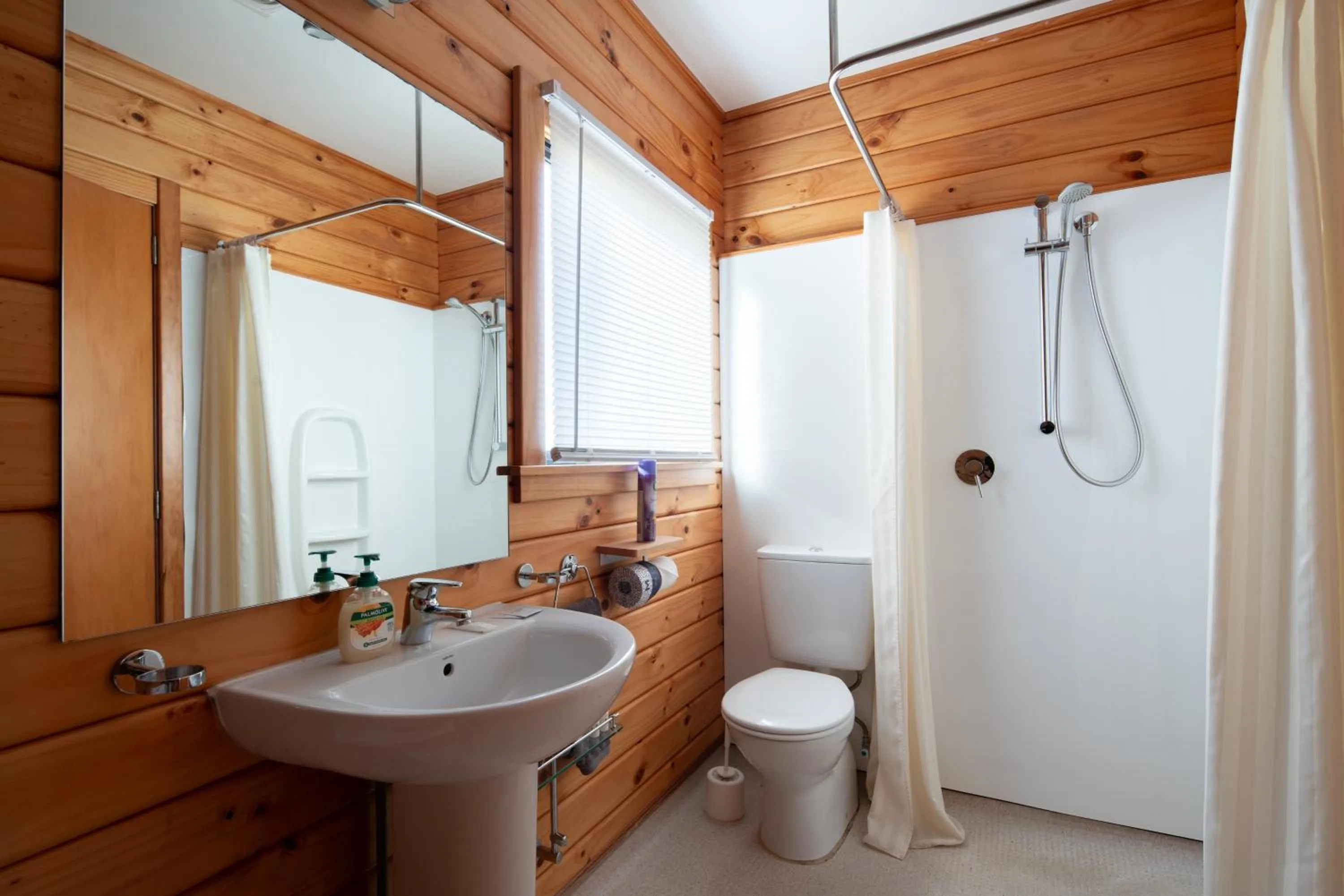 Shower in Fox Glacier Lodge